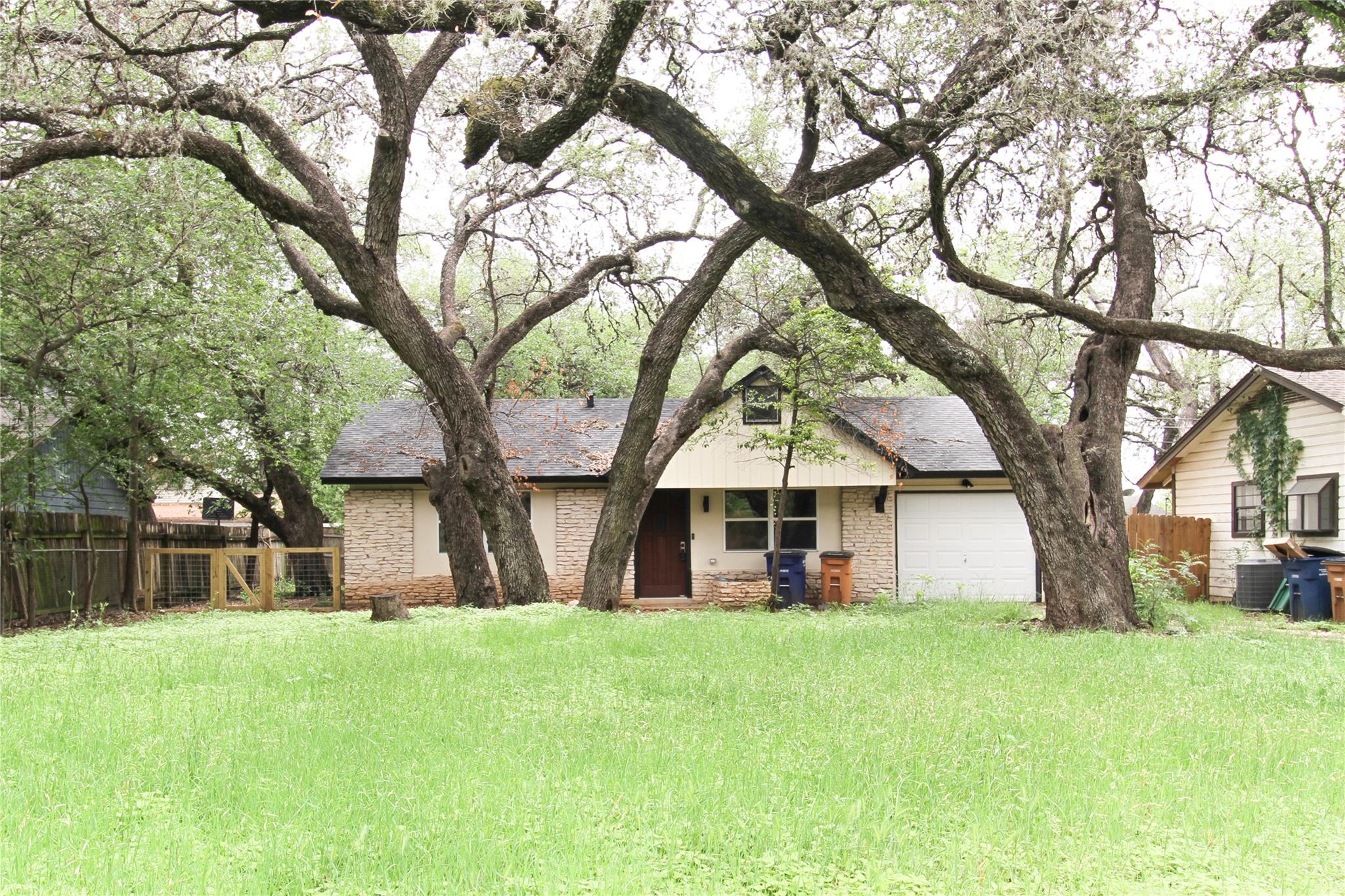 305 ROWLAND Dr, Austin, TX 78745