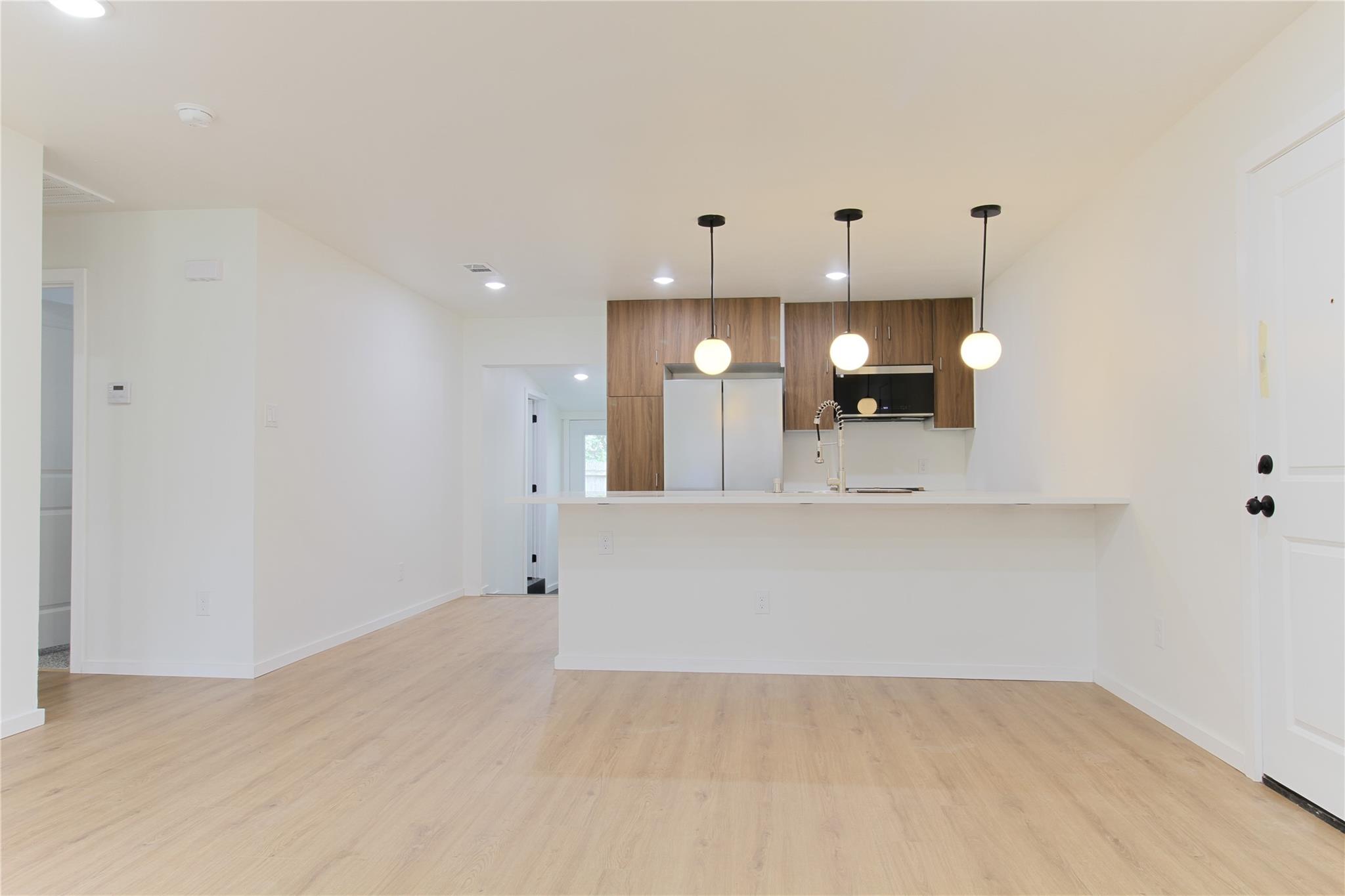 305 ROWLAND Dr, Austin, TX 78745