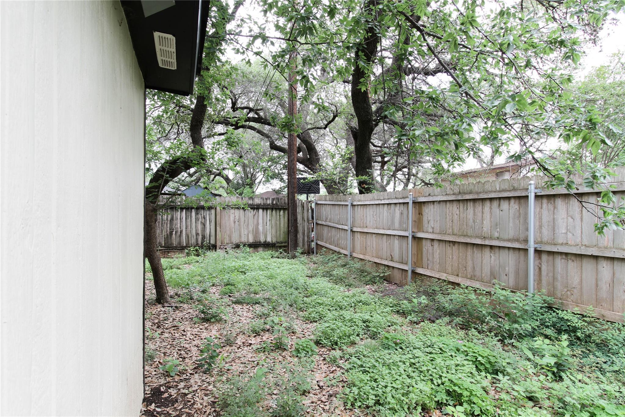 305 ROWLAND Dr, Austin, TX 78745