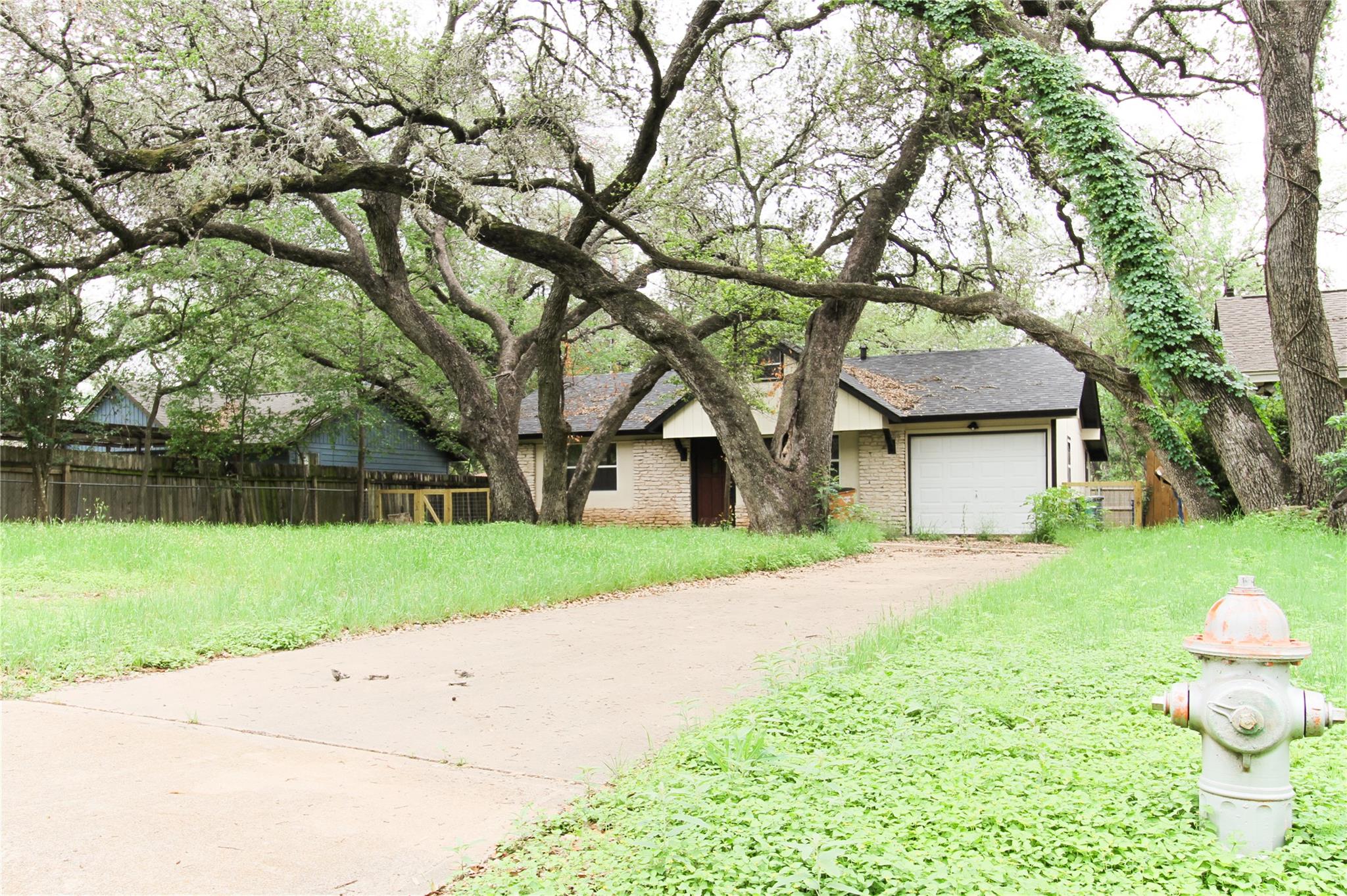 305 ROWLAND Dr, Austin, TX 78745