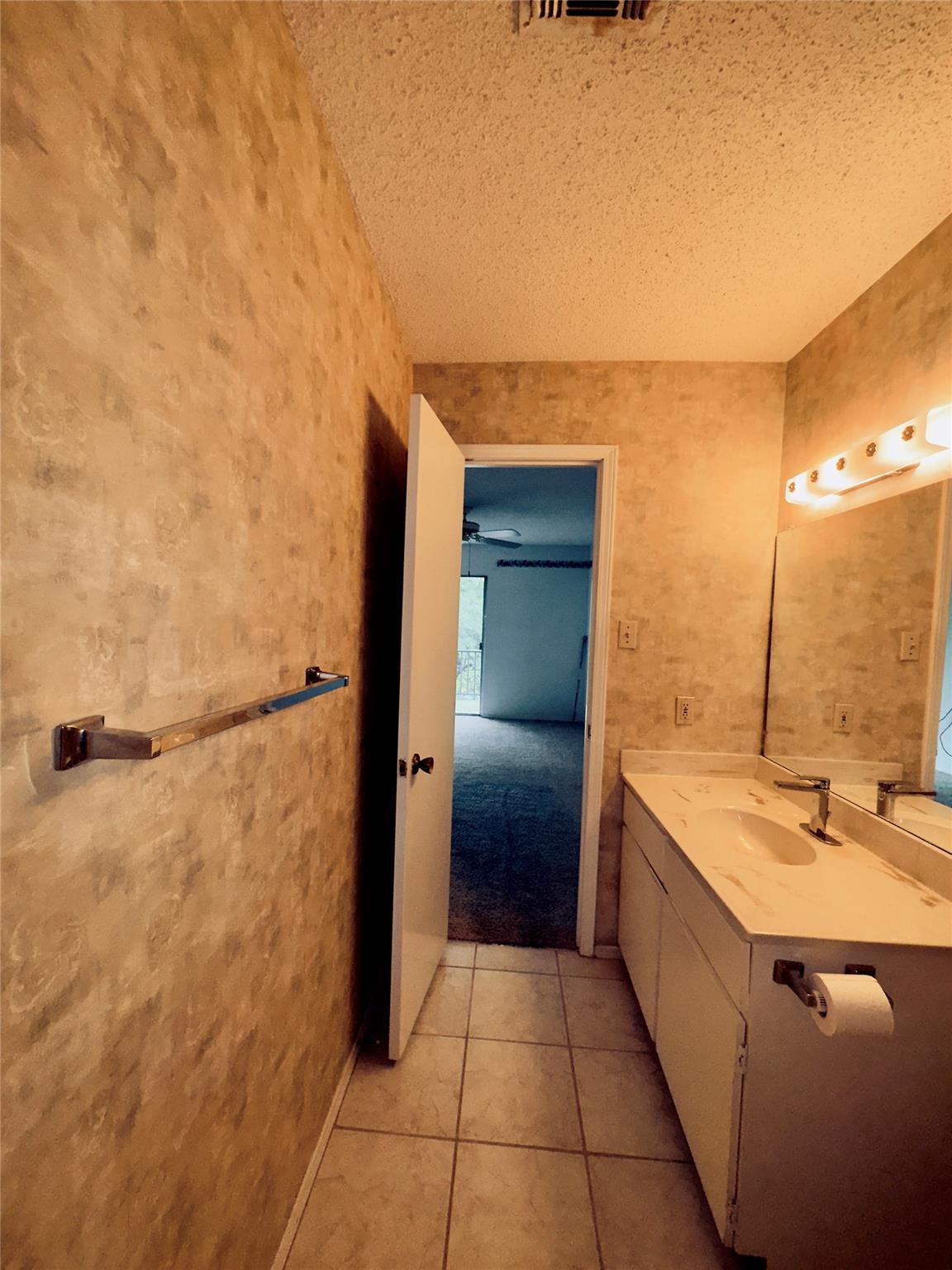 1202 Hi Stirrup # 409, Horseshoe Bay, TX 78657
