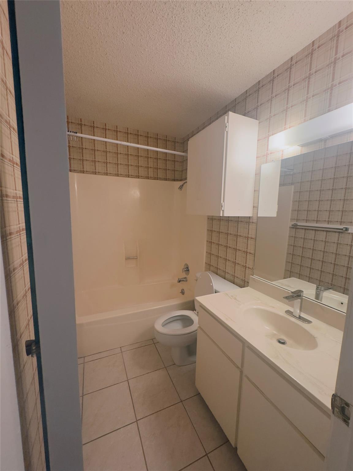 1202 Hi Stirrup # 409, Horseshoe Bay, TX 78657