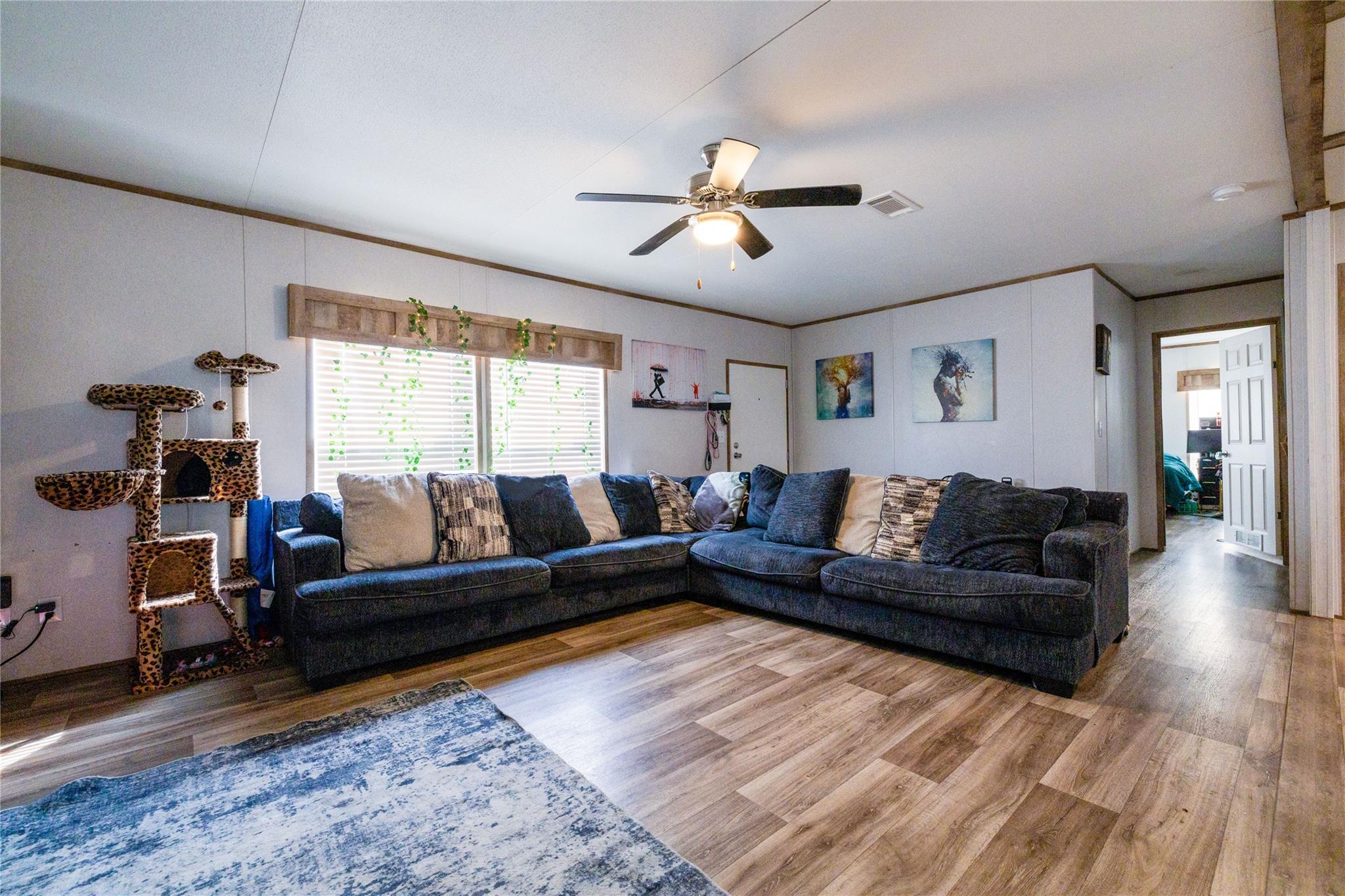 230 Sunkist Dr, Lockhart, TX 78644