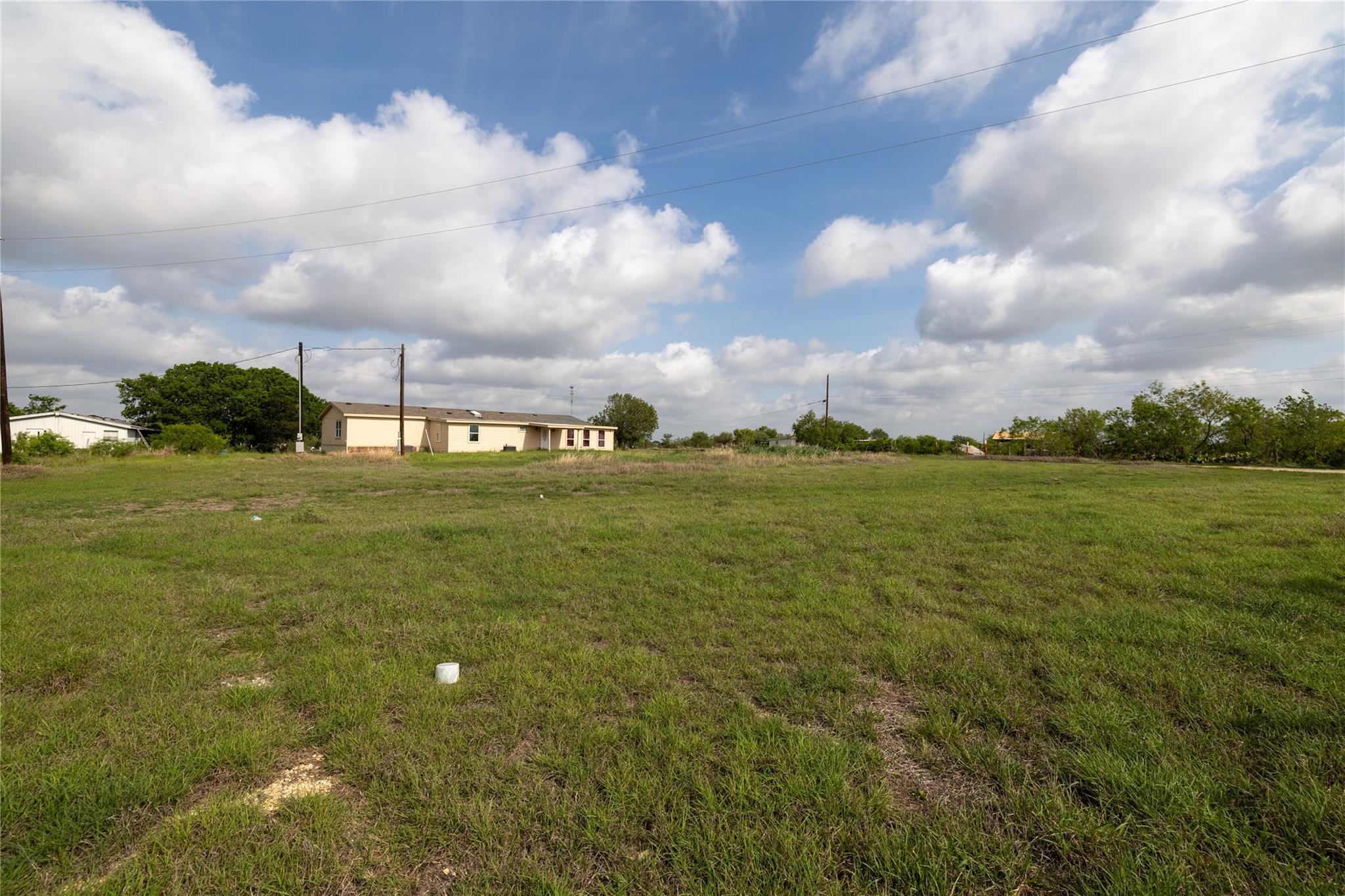 230 Sunkist Dr, Lockhart, TX 78644