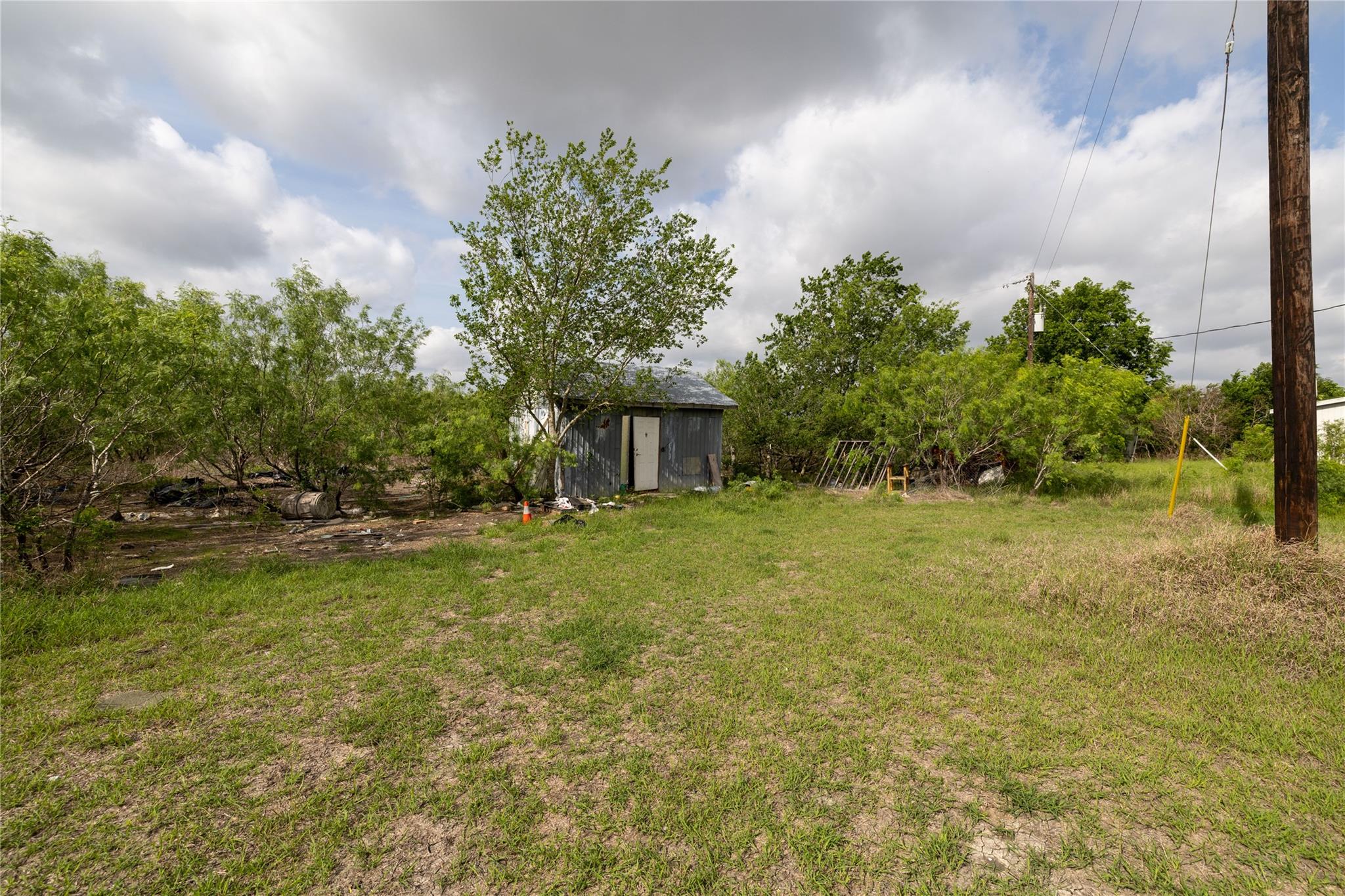 230 Sunkist Dr, Lockhart, TX 78644