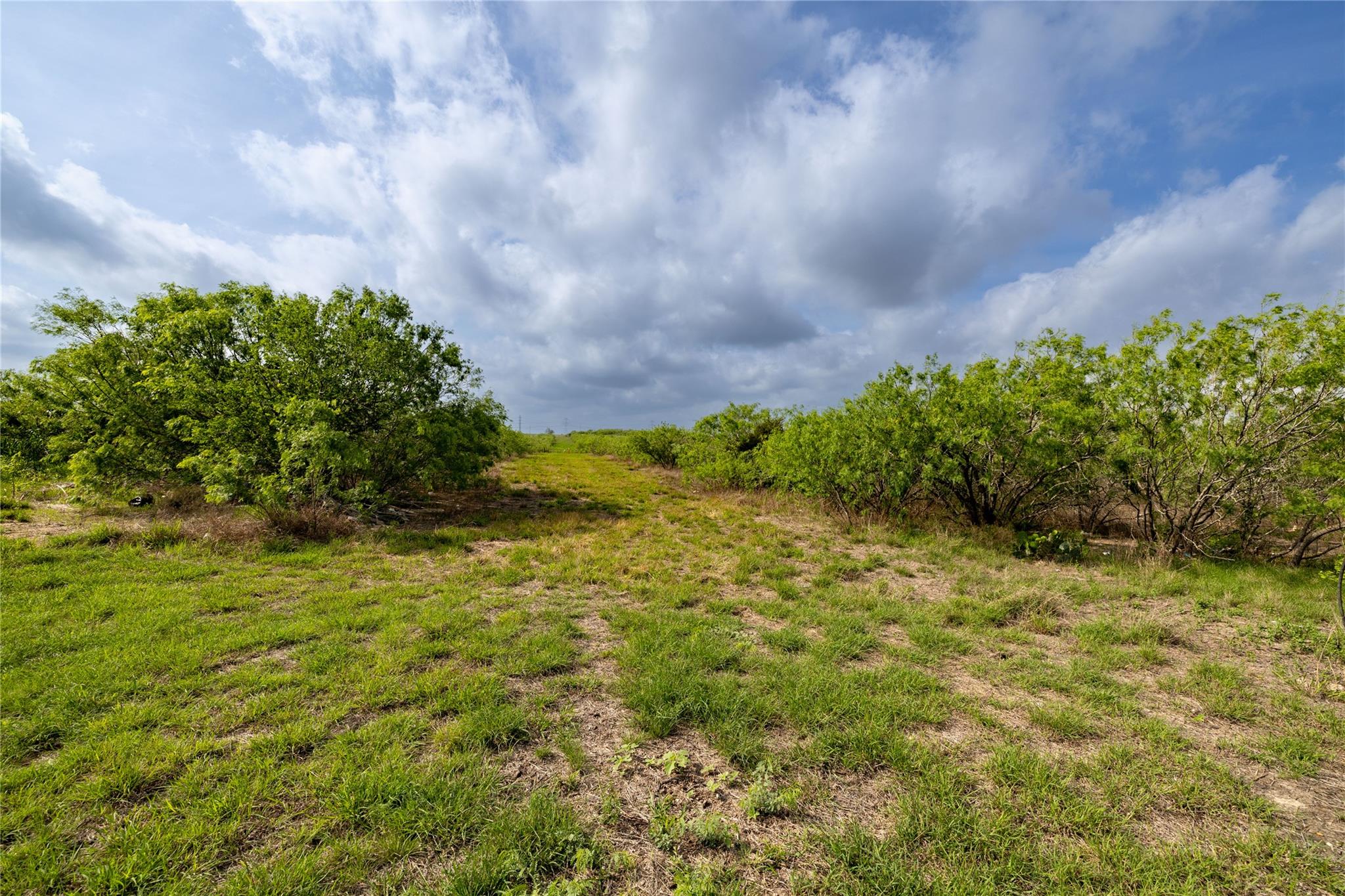 230 Sunkist Dr, Lockhart, TX 78644