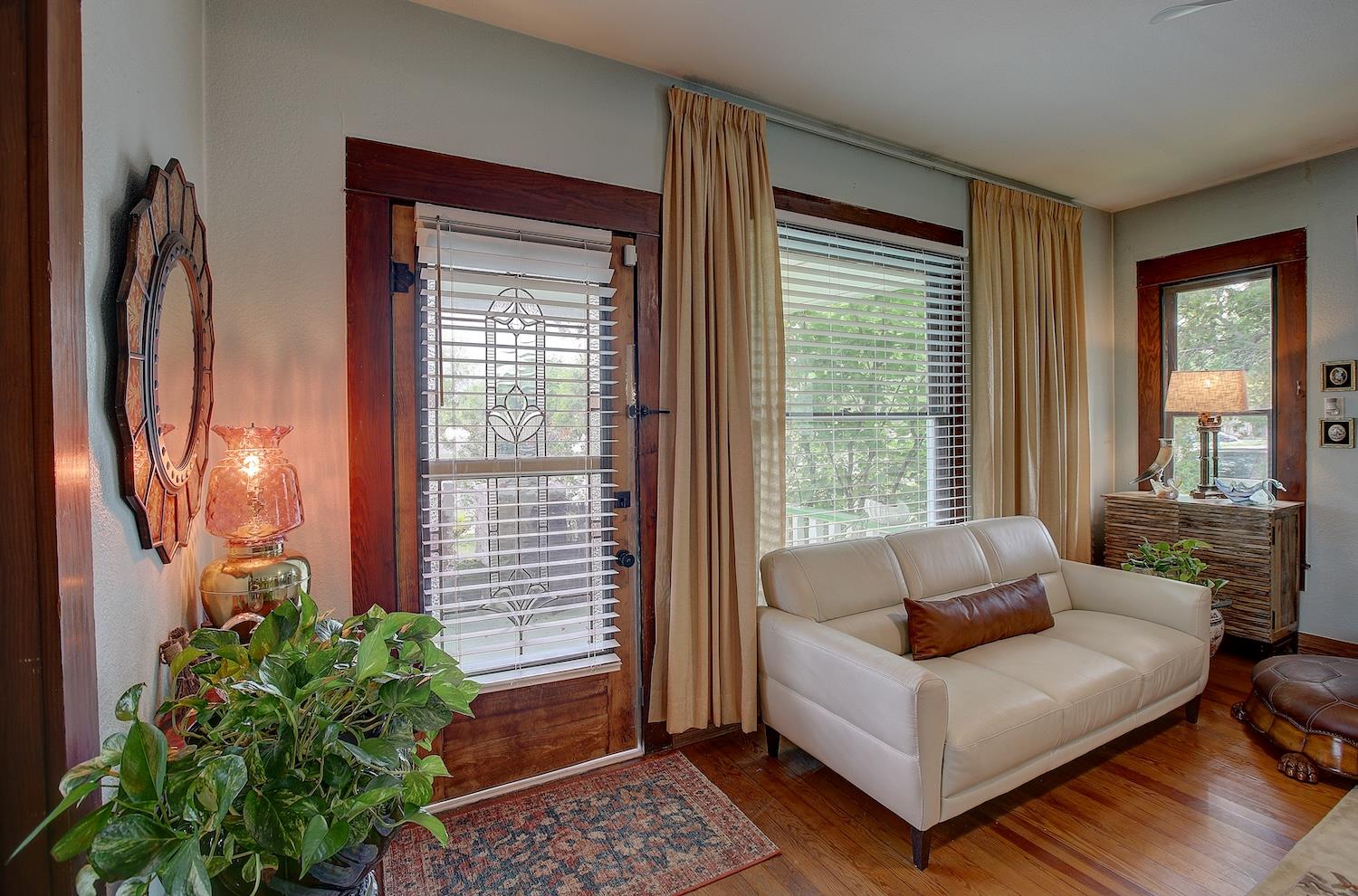 1903 S Austin Ave, Georgetown, TX 78626