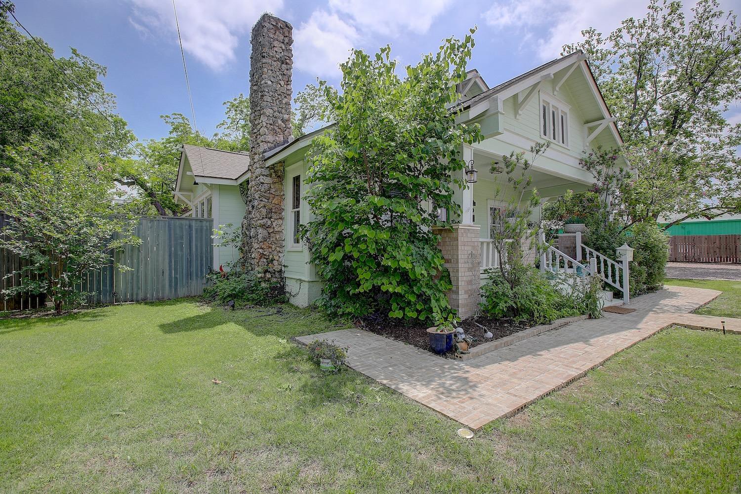 1903 S Austin Ave, Georgetown, TX 78626