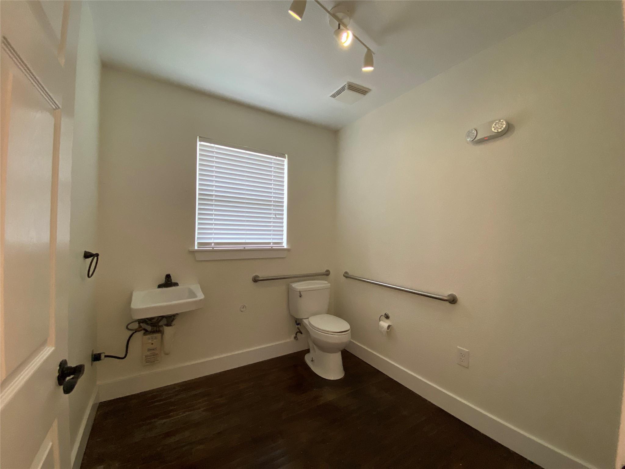 1005 S Rock St, Georgetown, TX 78626