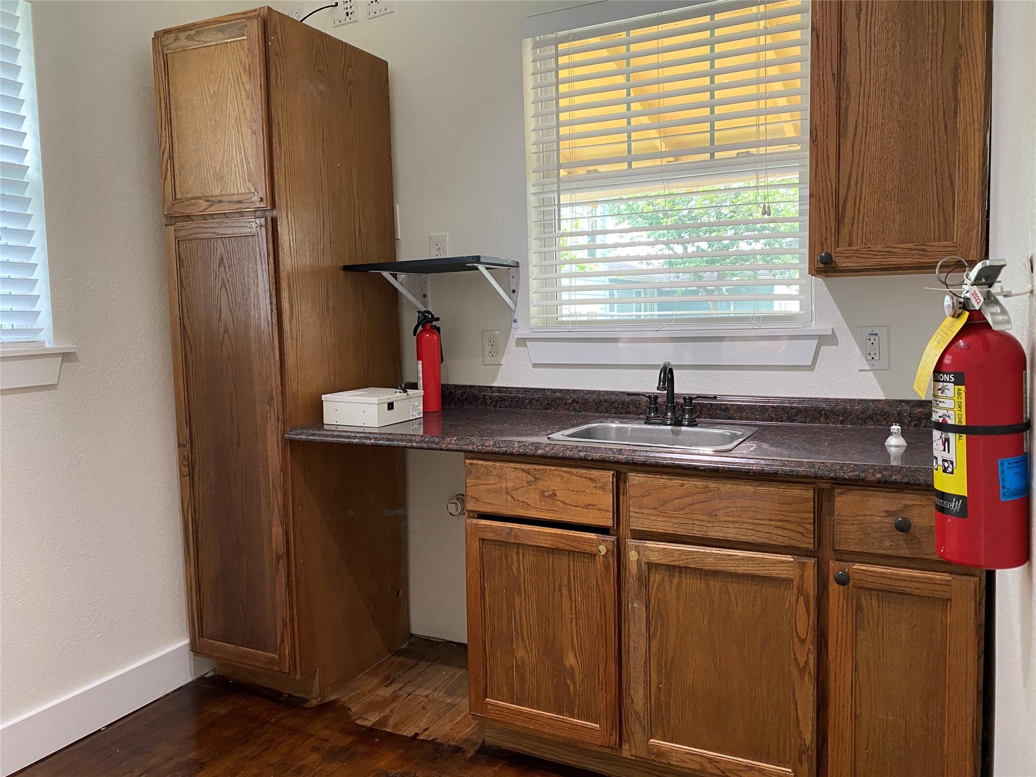 1005 S Rock St, Georgetown, TX 78626