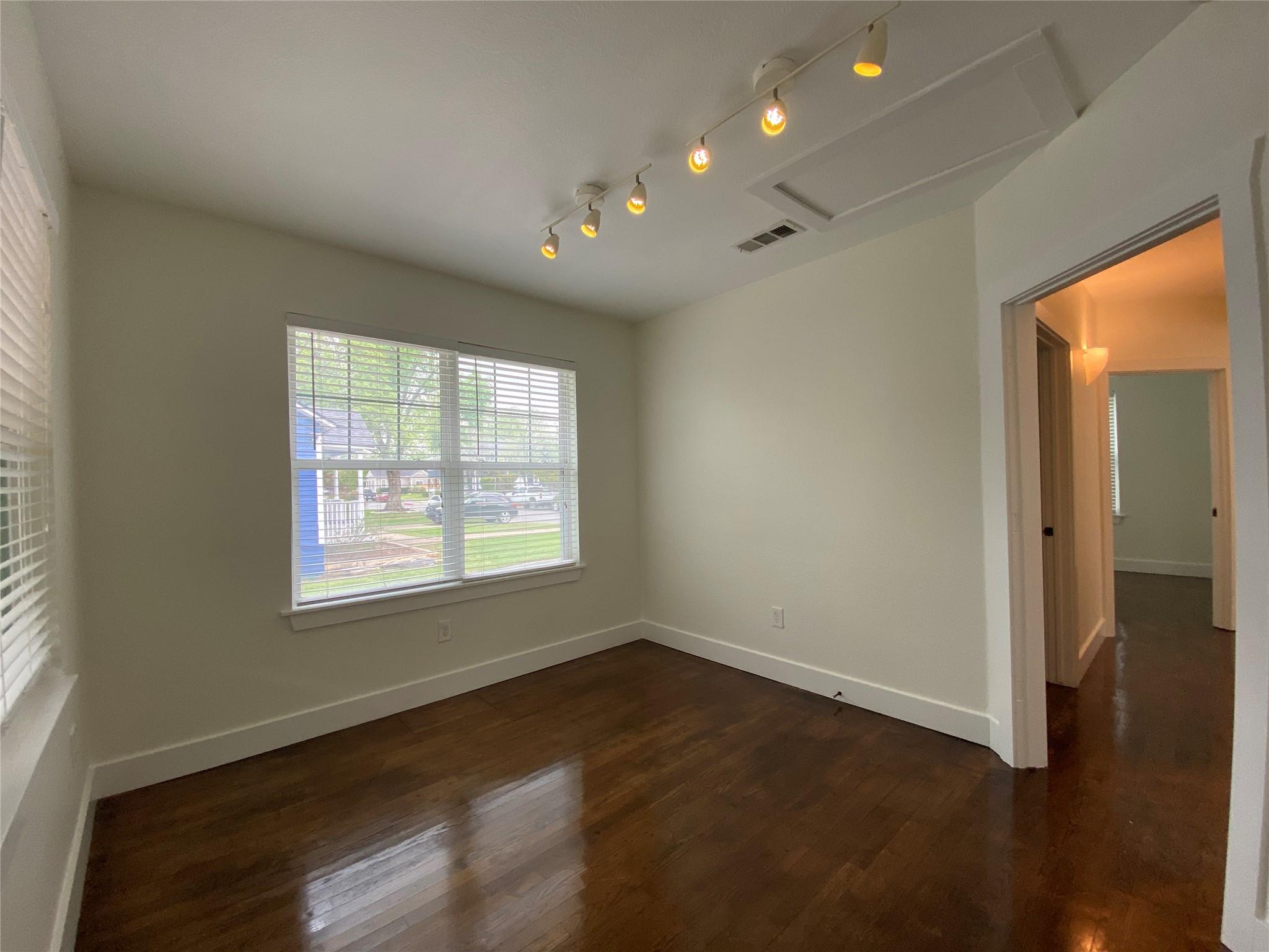 1005 S Rock St, Georgetown, TX 78626