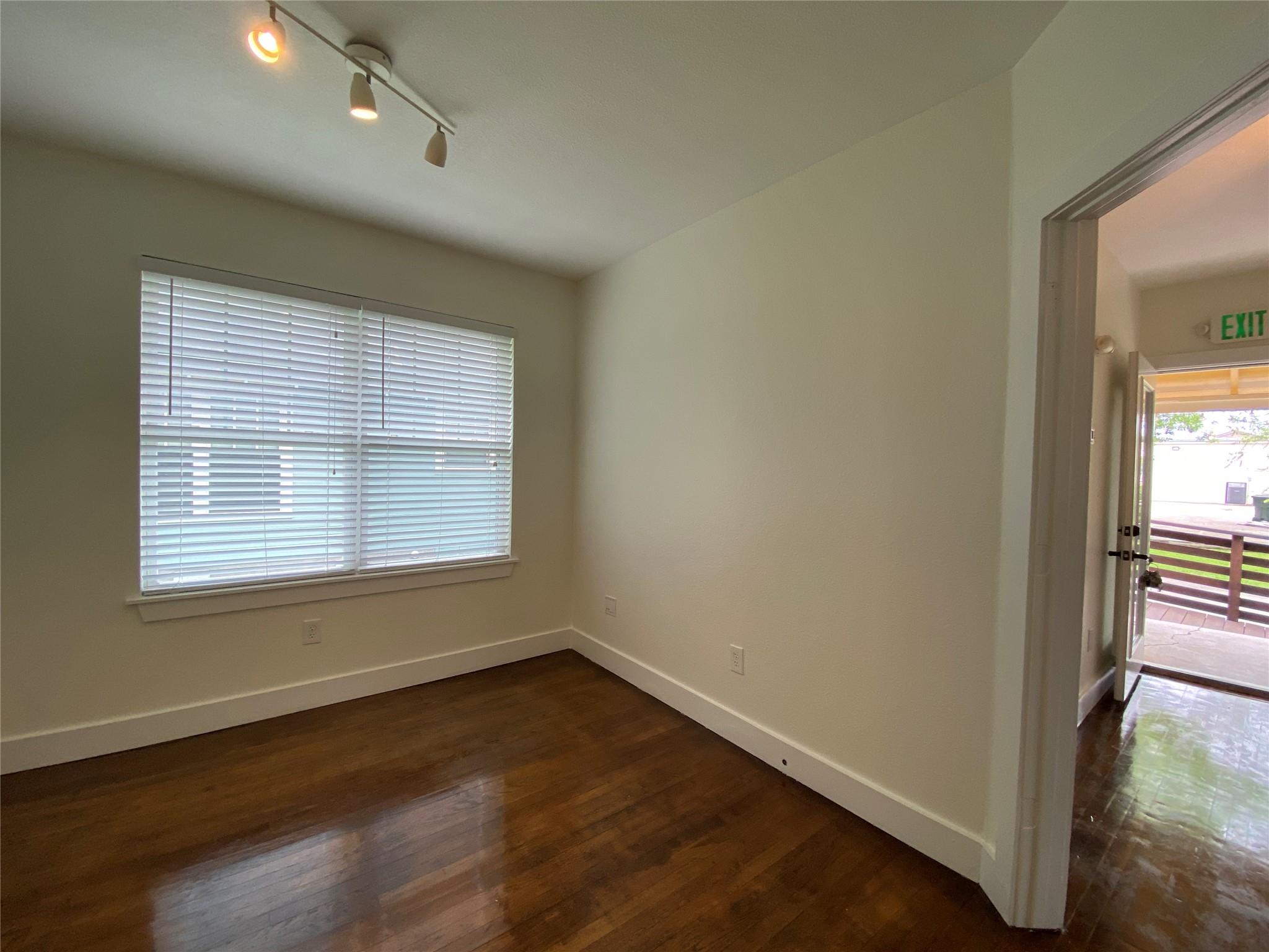 1005 S Rock St, Georgetown, TX 78626