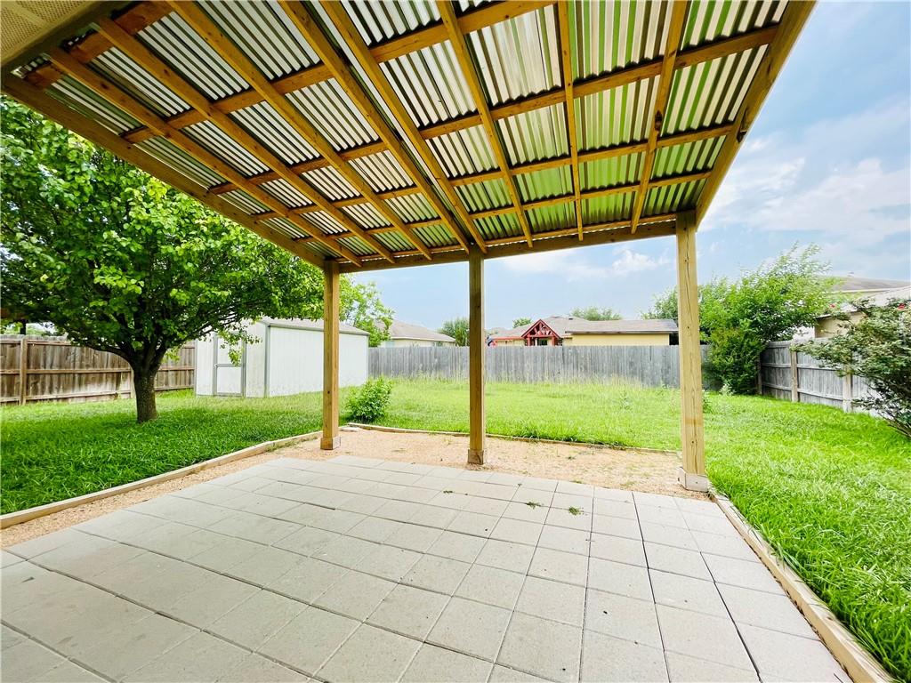 209 Flinn St, Hutto, TX 78634