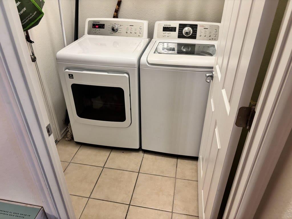 209 Flinn St, Hutto, TX 78634