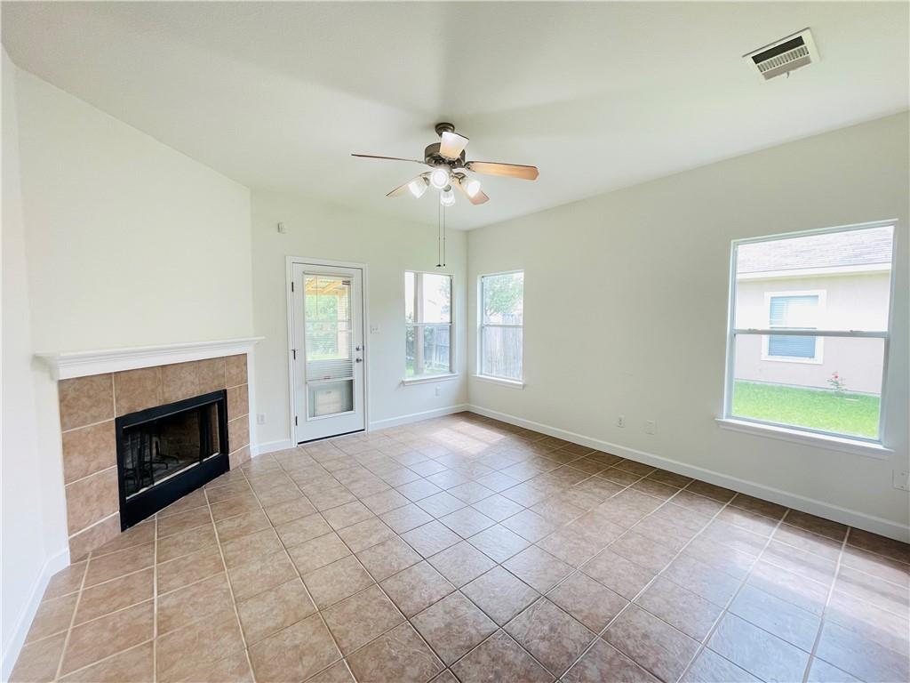 209 Flinn St, Hutto, TX 78634