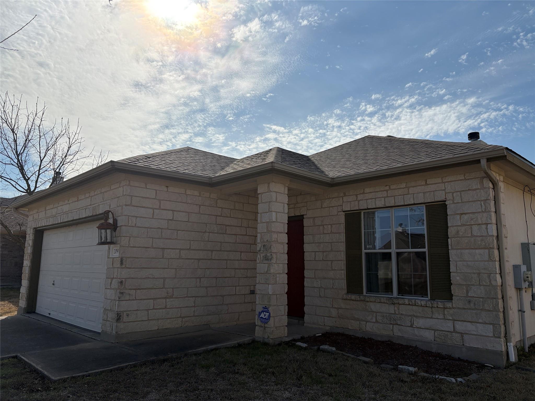 209 Flinn St, Hutto, TX 78634