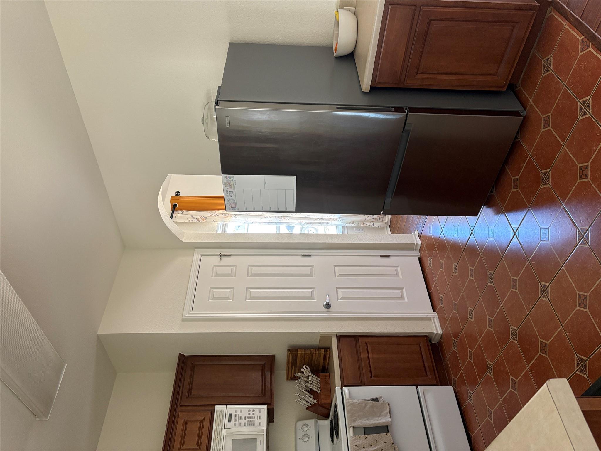 209 Flinn St, Hutto, TX 78634