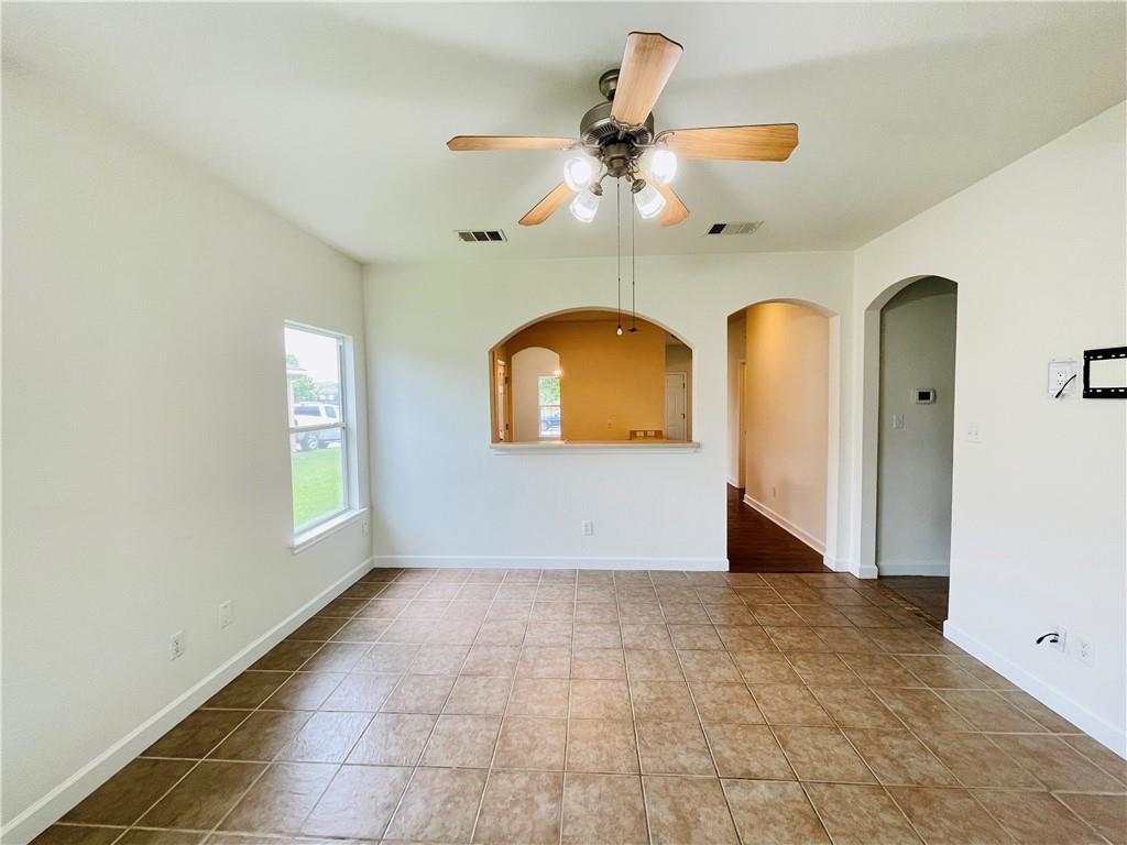 209 Flinn St, Hutto, TX 78634