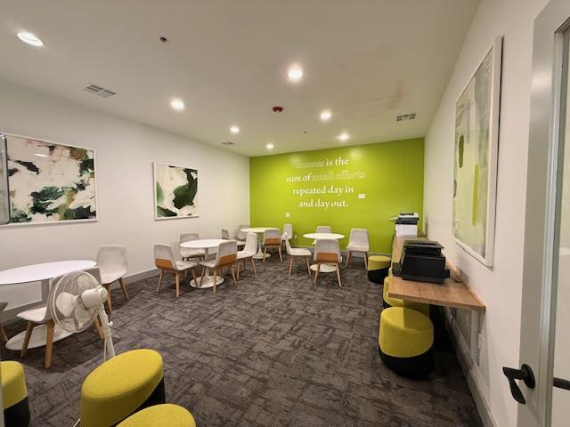 1725 Harvey Mitchell Pkwy S # 1430, College Station, TX 77840