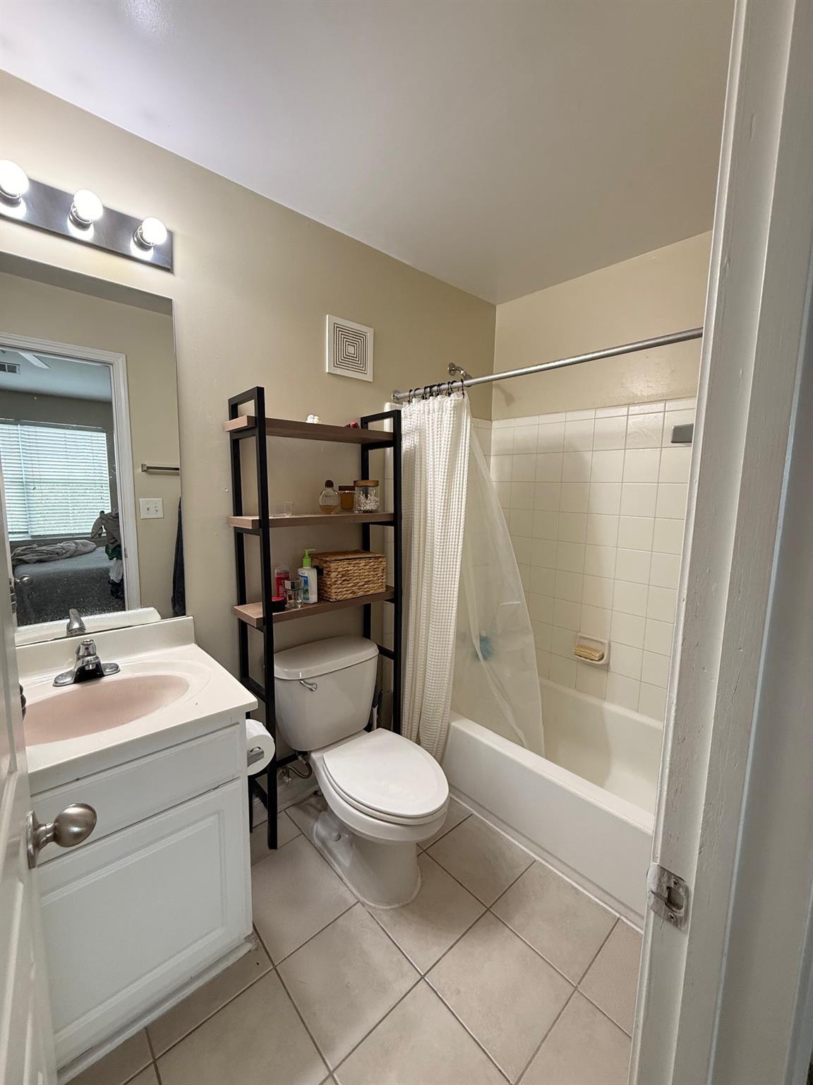 1725 Harvey Mitchell Pkwy S # 1430, College Station, TX 77840