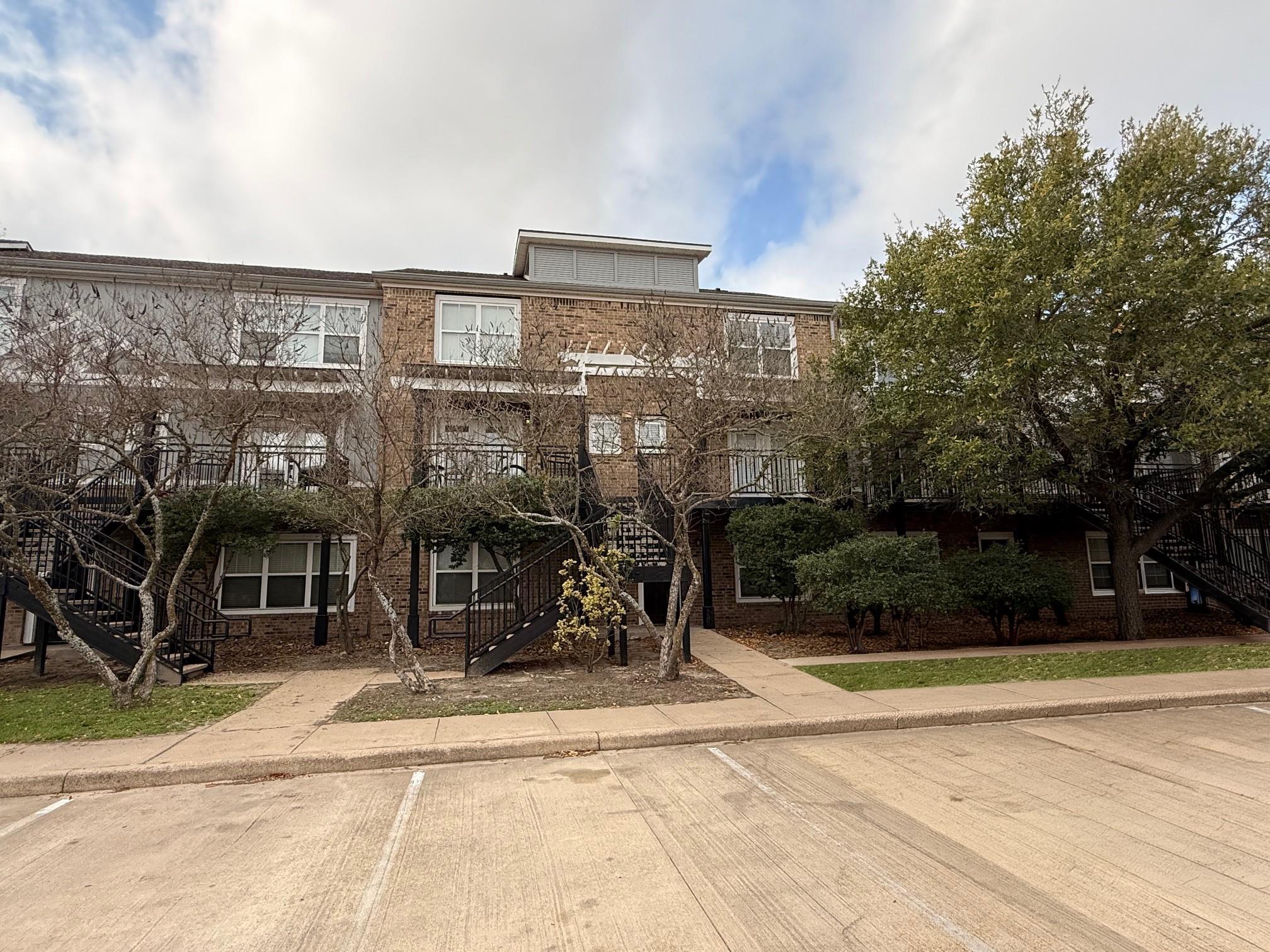 1725 Harvey Mitchell Pkwy S # 1430, College Station, TX 77840