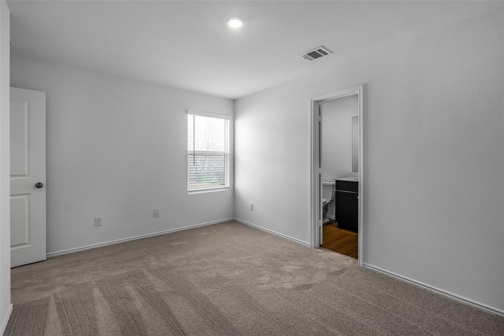 61 Trinity Cir, Lockhart, TX 78644