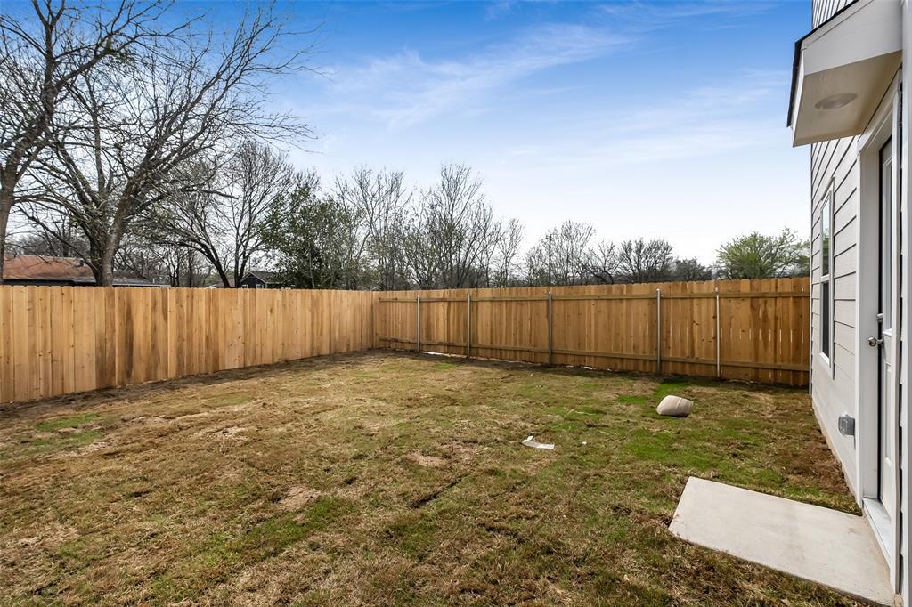 61 Trinity Cir, Lockhart, TX 78644