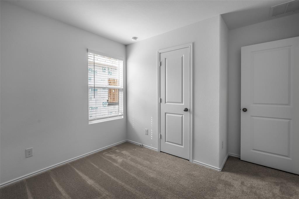 61 Trinity Cir, Lockhart, TX 78644