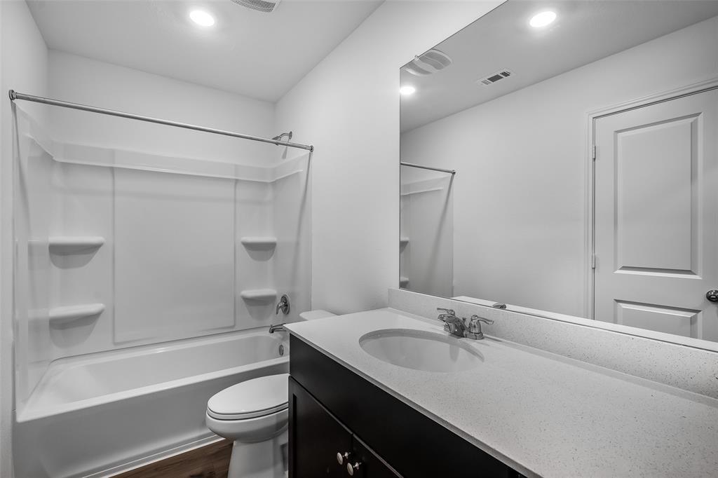 61 Trinity Cir, Lockhart, TX 78644