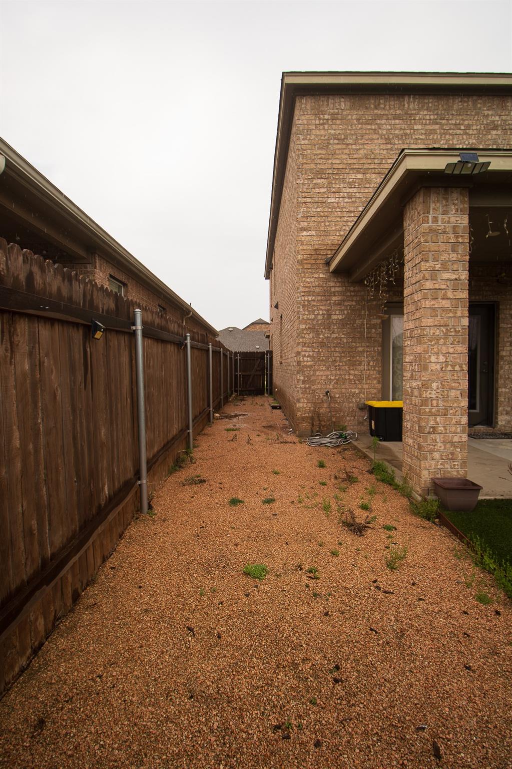 2105 Ebony Dove St, Round Rock, TX 78664