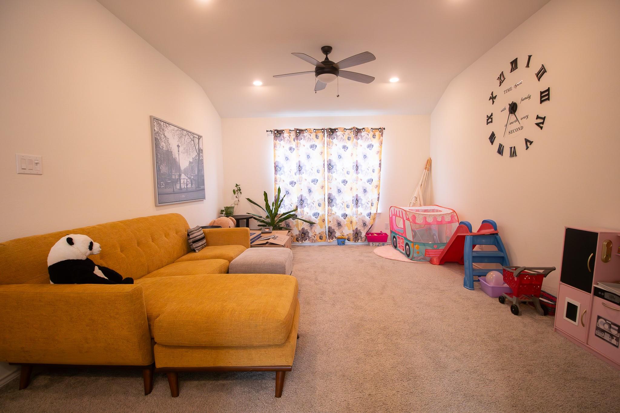 2105 Ebony Dove St, Round Rock, TX 78664