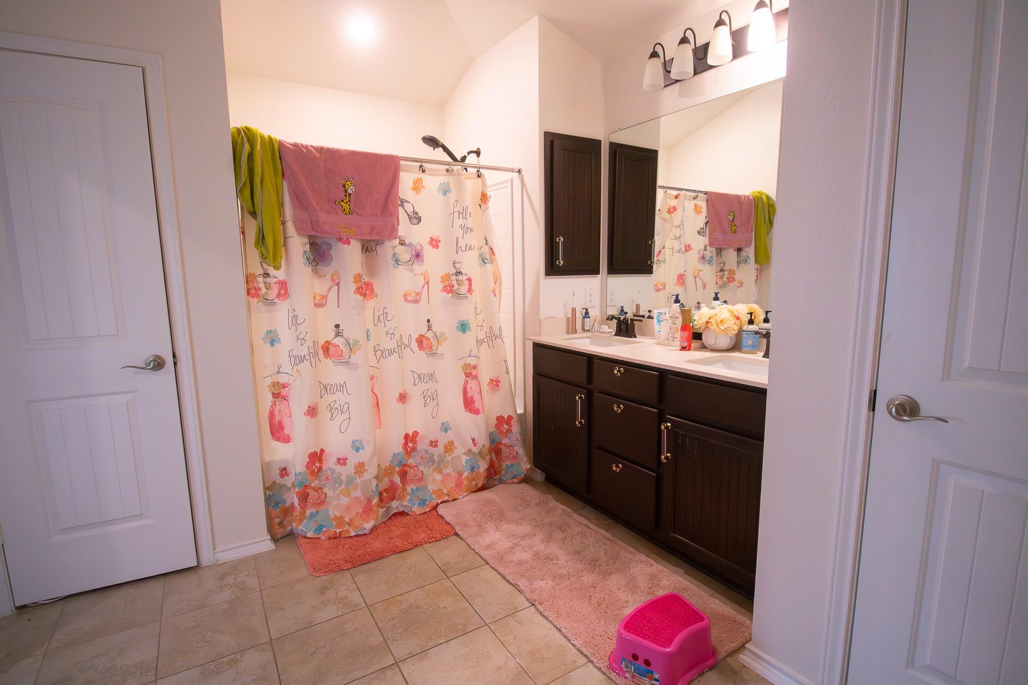 2105 Ebony Dove St, Round Rock, TX 78664