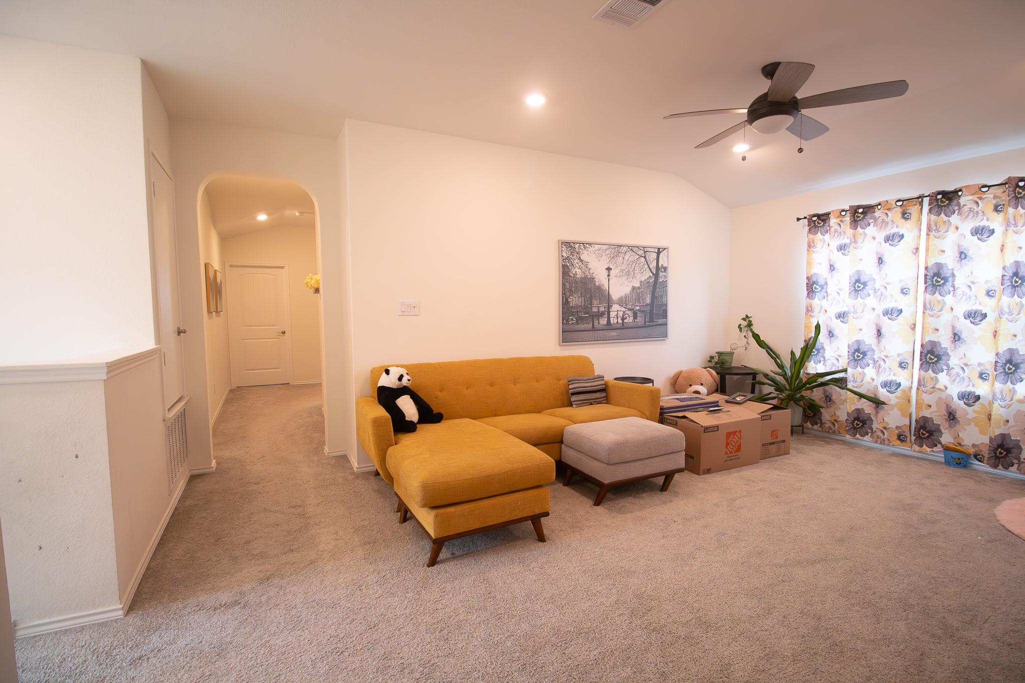 2105 Ebony Dove St, Round Rock, TX 78664