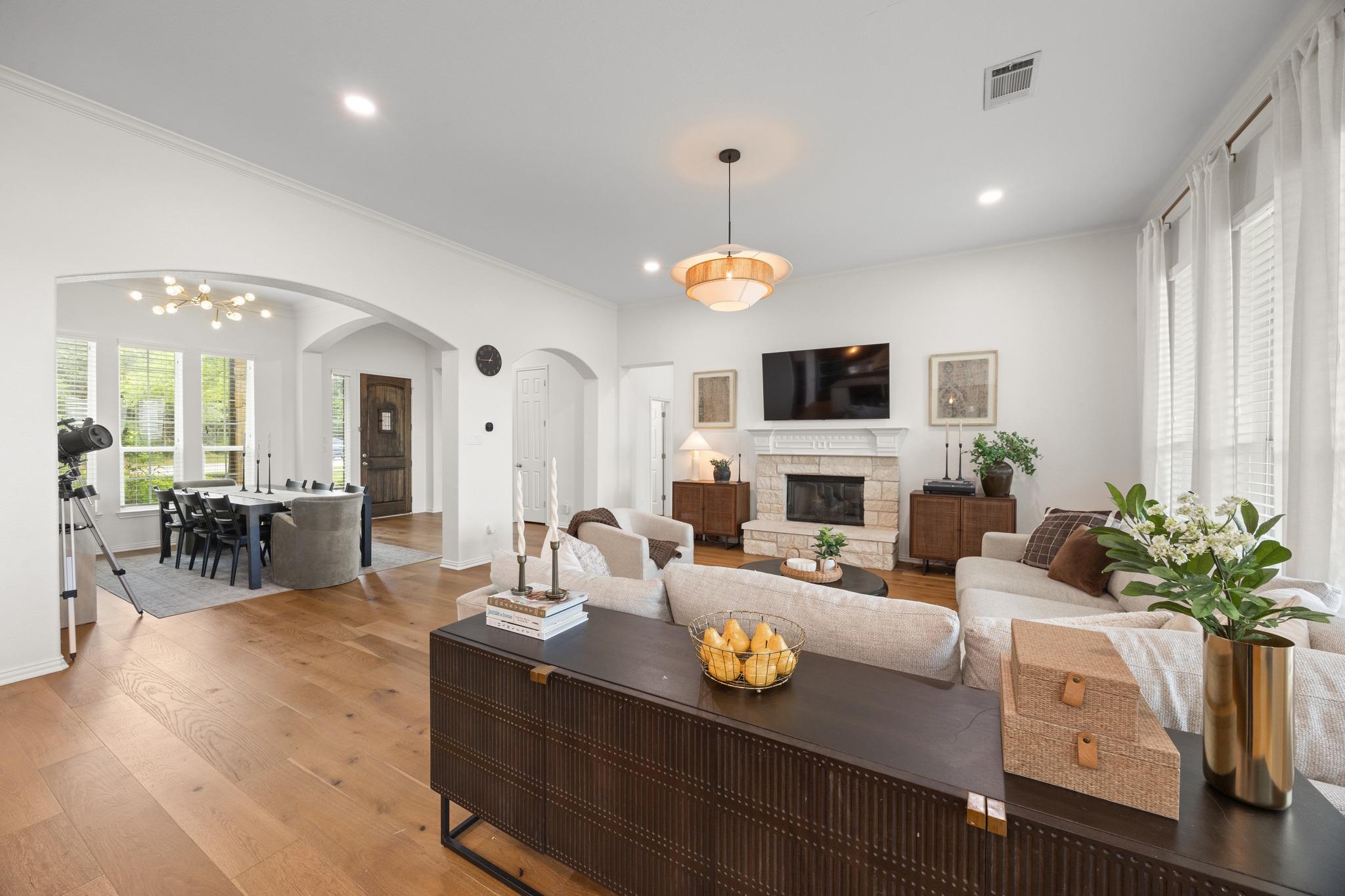 371 Stoney Point Rd, Austin, TX 78737
