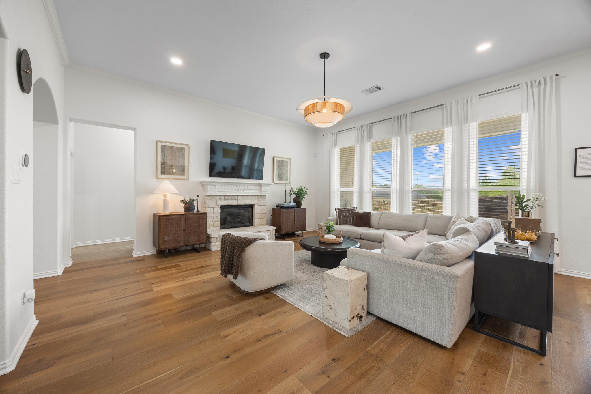 371 Stoney Point Rd, Austin, TX 78737