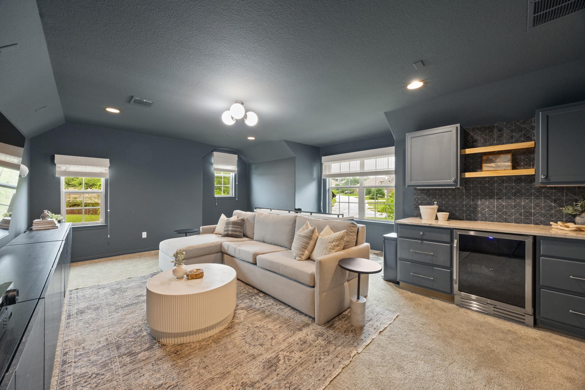 371 Stoney Point Rd, Austin, TX 78737