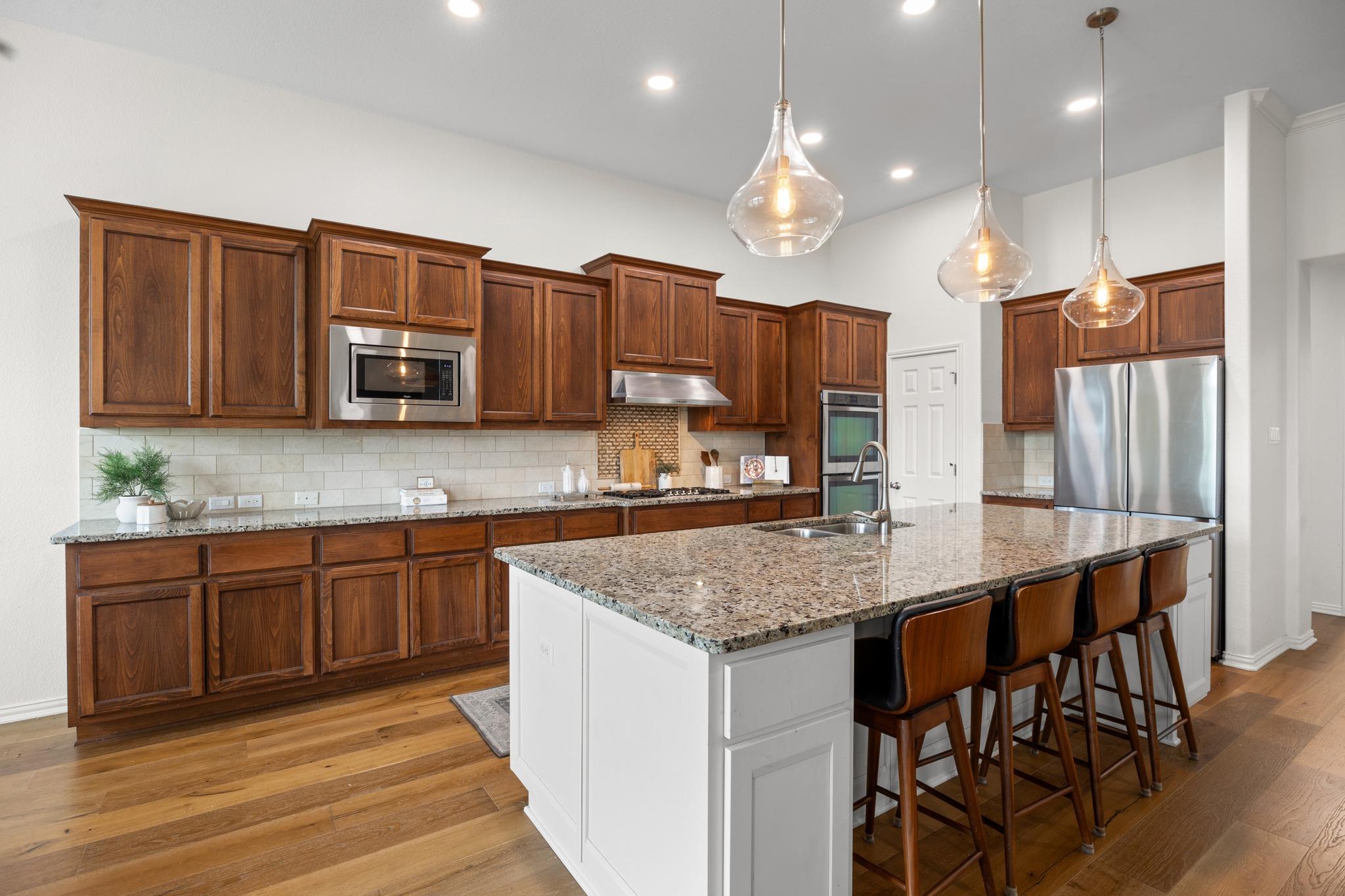371 Stoney Point Rd, Austin, TX 78737