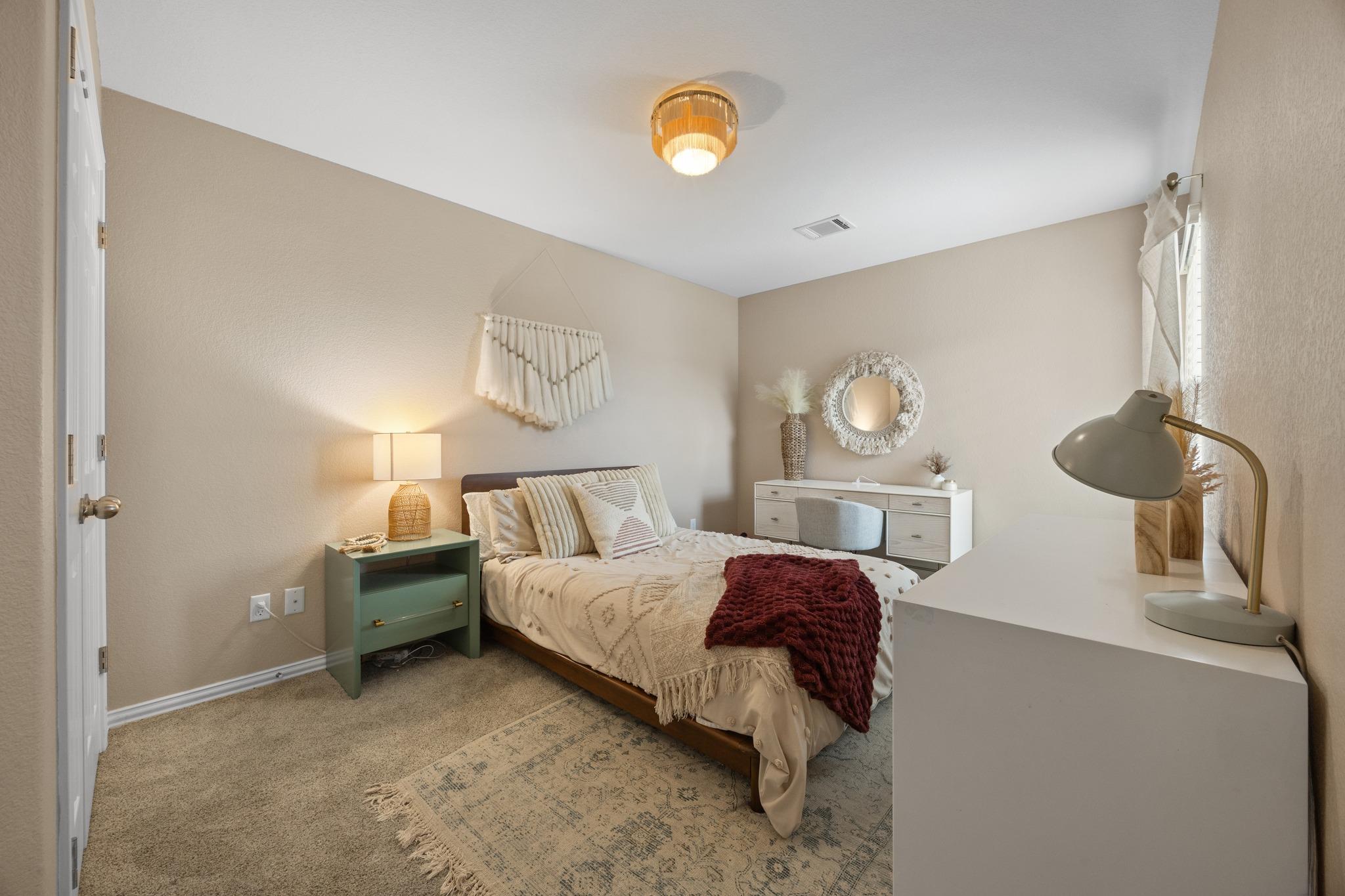 371 Stoney Point Rd, Austin, TX 78737