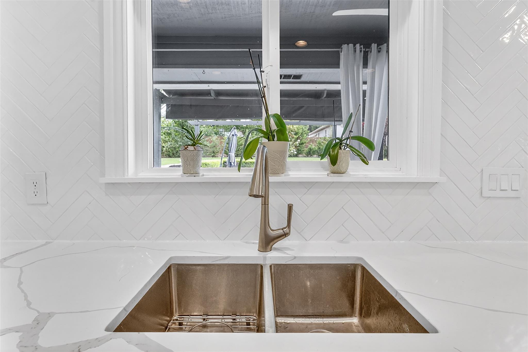 317 Hurst Creek Rd, Lakeway, TX 78734