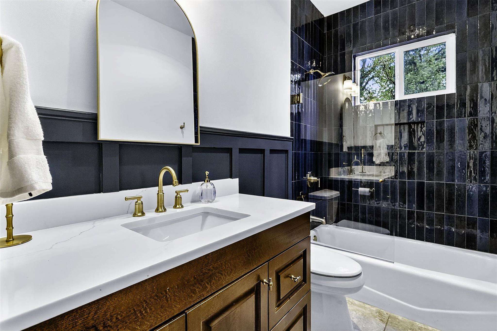 317 Hurst Creek Rd, Lakeway, TX 78734