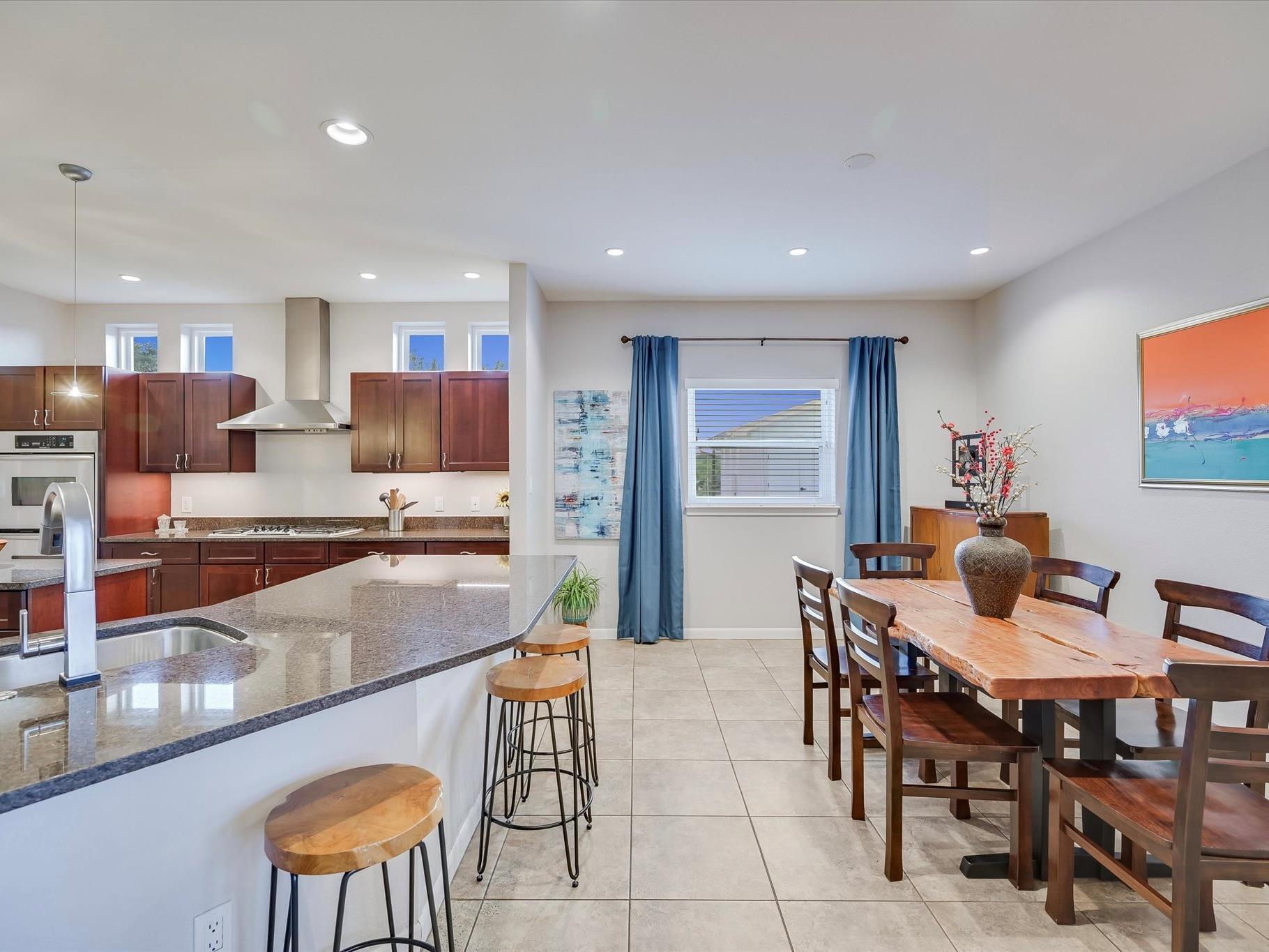 312 Paleface Point Dr, Spicewood, TX 78669