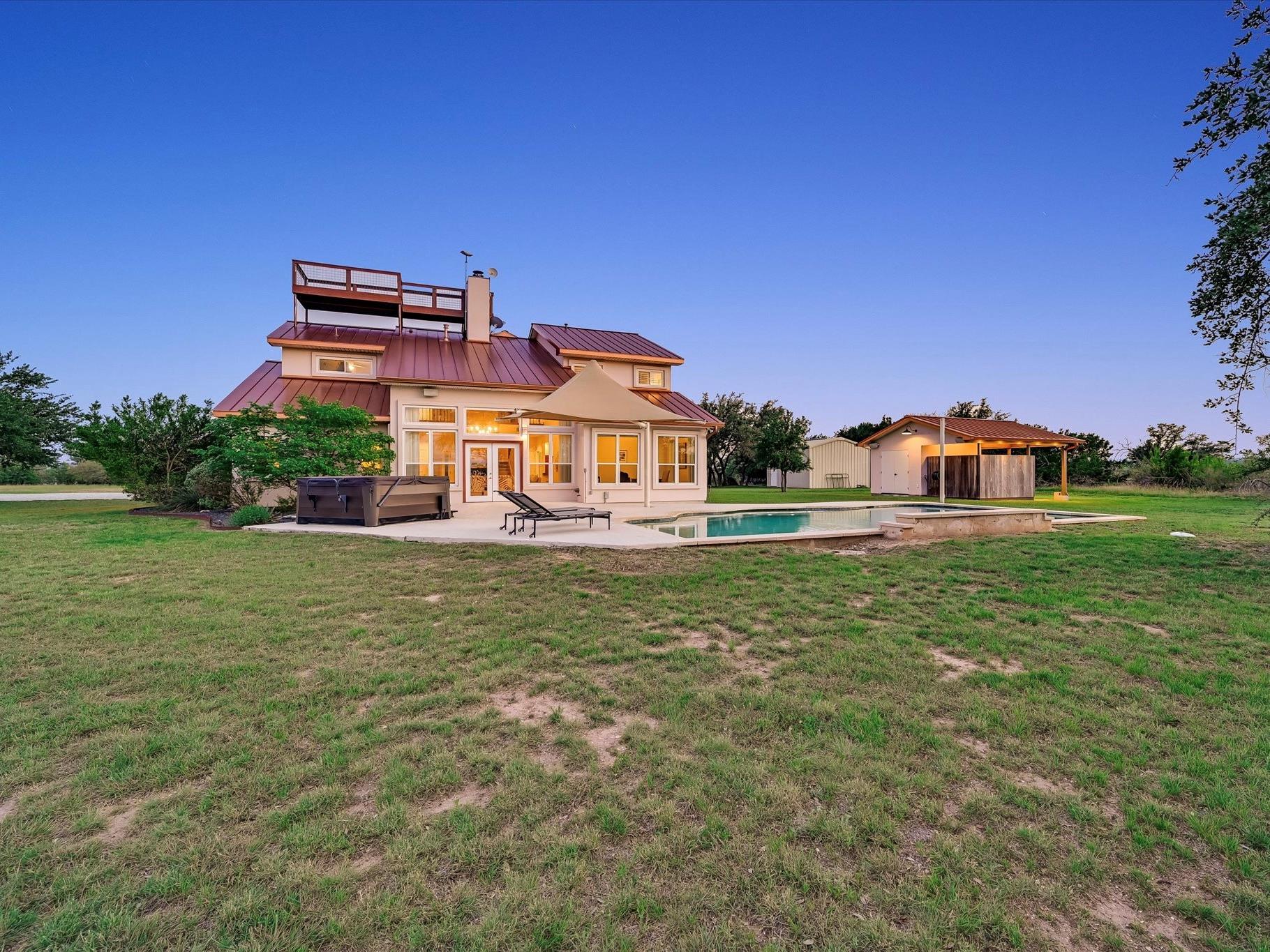 312 Paleface Point Dr, Spicewood, TX 78669