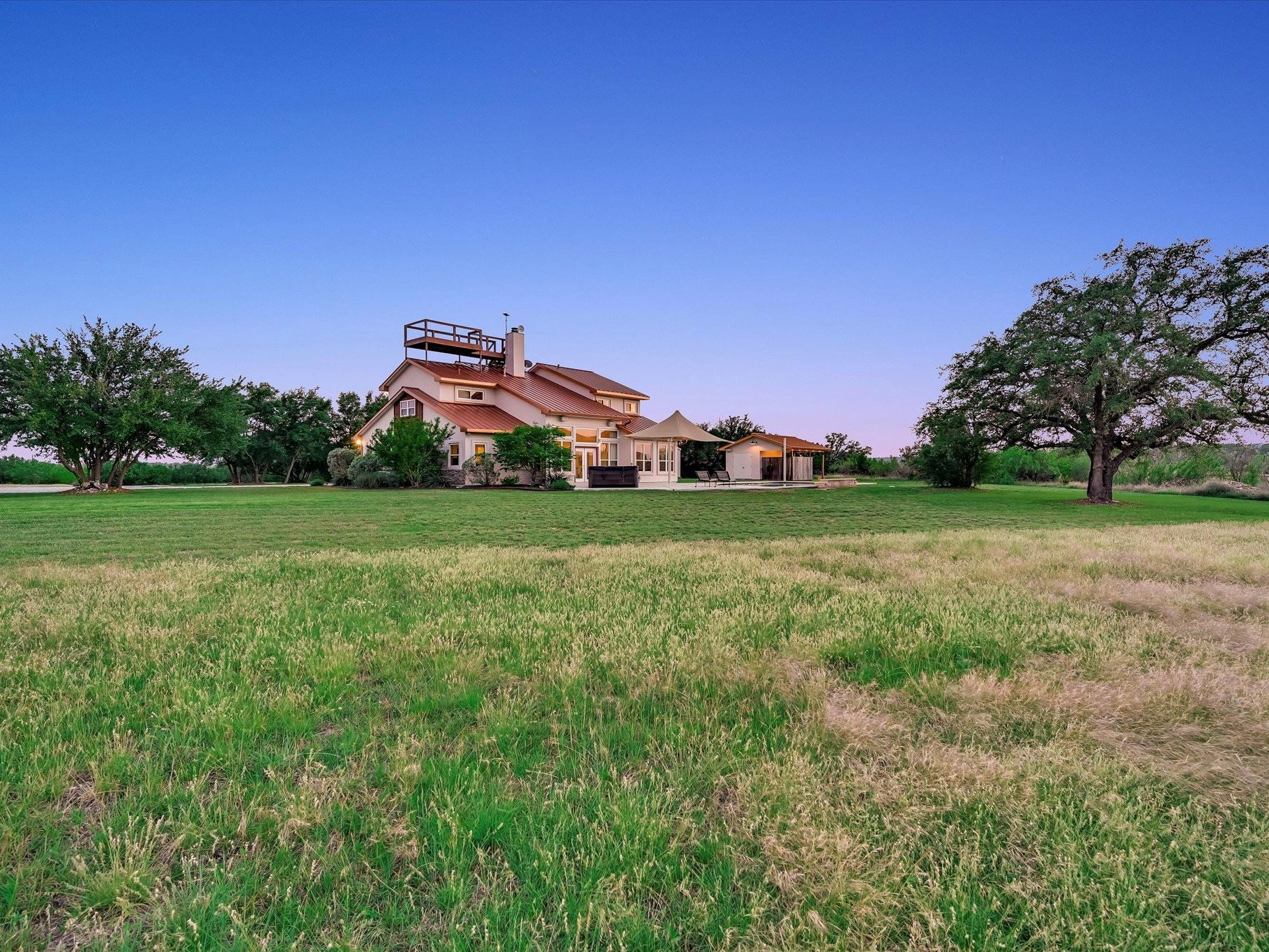 312 Paleface Point Dr, Spicewood, TX 78669