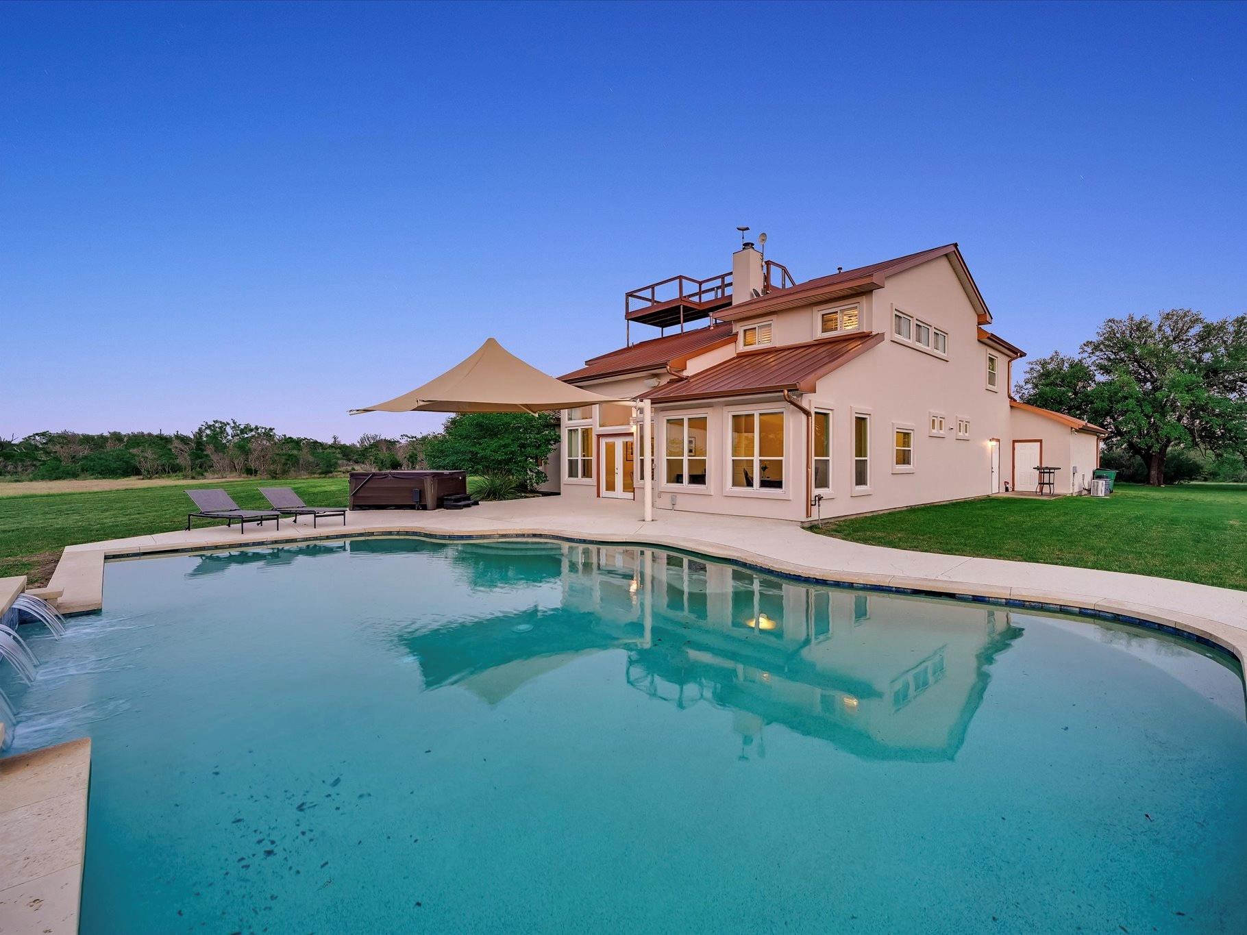 312 Paleface Point Dr, Spicewood, TX 78669