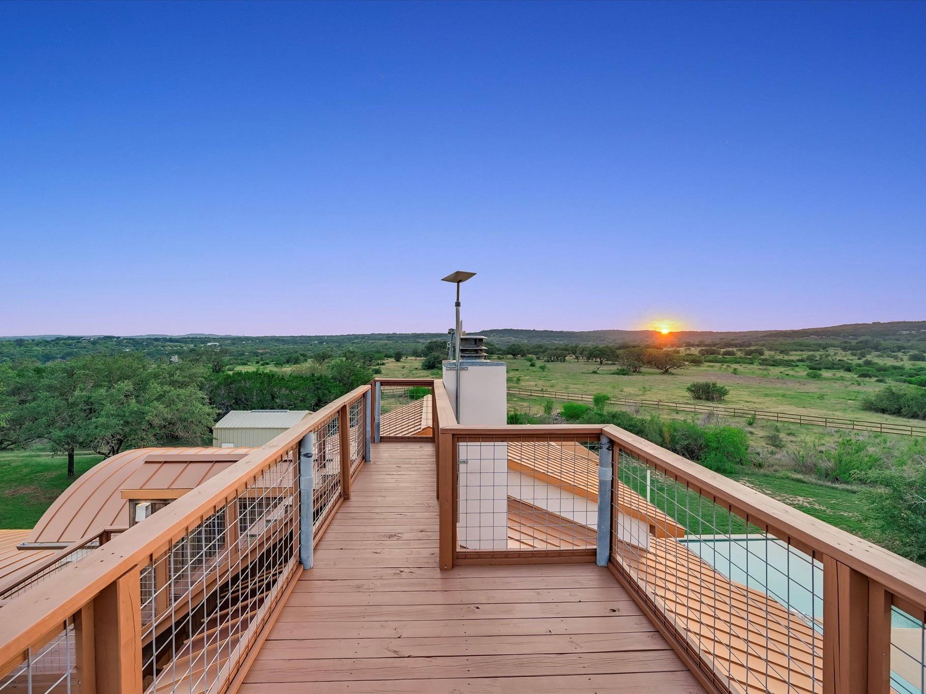 312 Paleface Point Dr, Spicewood, TX 78669