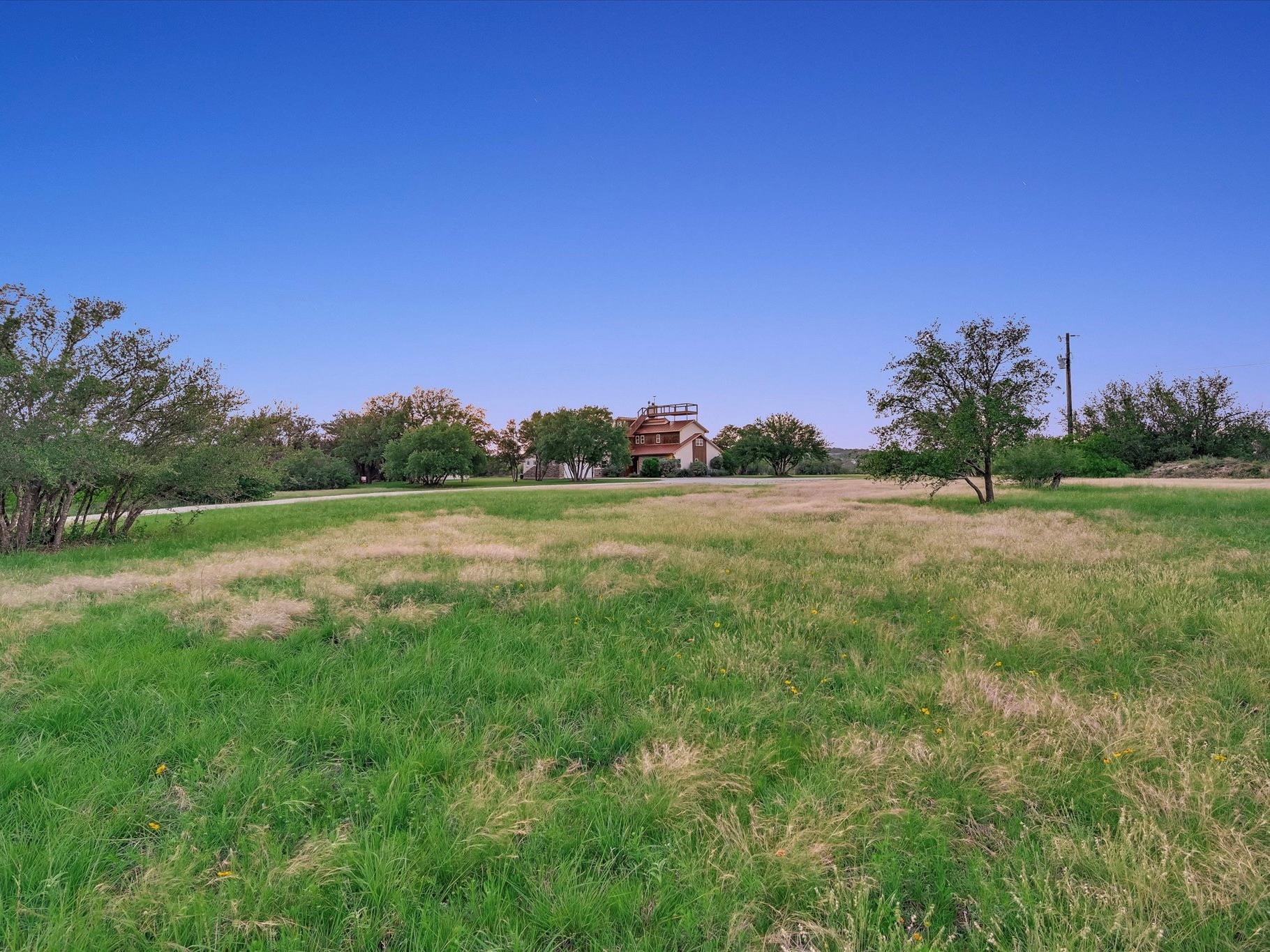 312 Paleface Point Dr, Spicewood, TX 78669