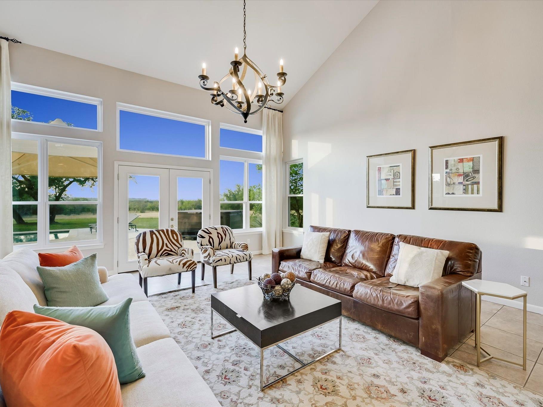 312 Paleface Point Dr, Spicewood, TX 78669