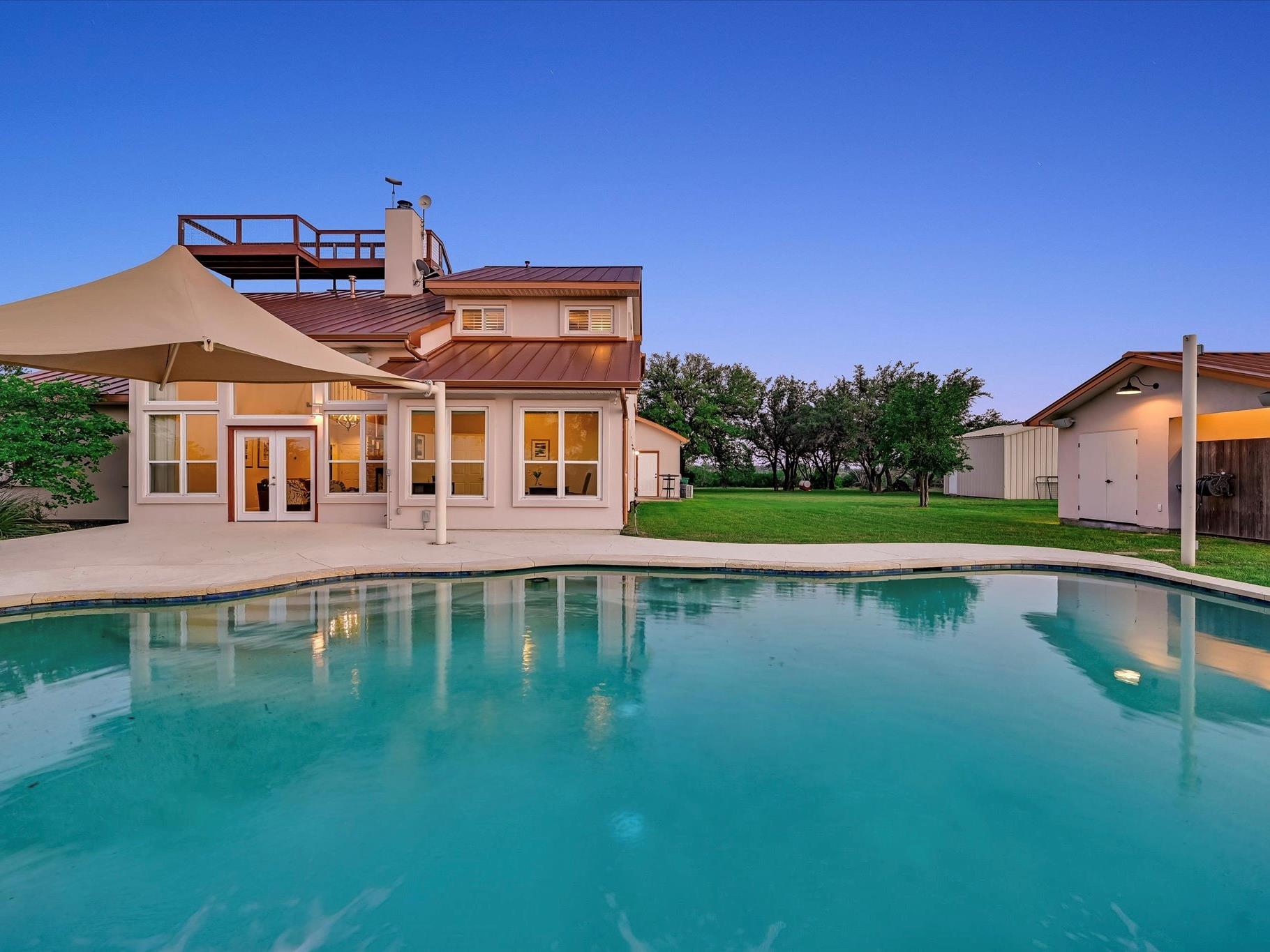 312 Paleface Point Dr, Spicewood, TX 78669