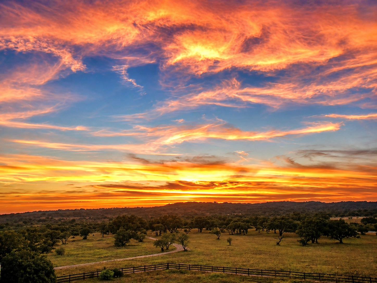 312 Paleface Point Dr, Spicewood, TX 78669