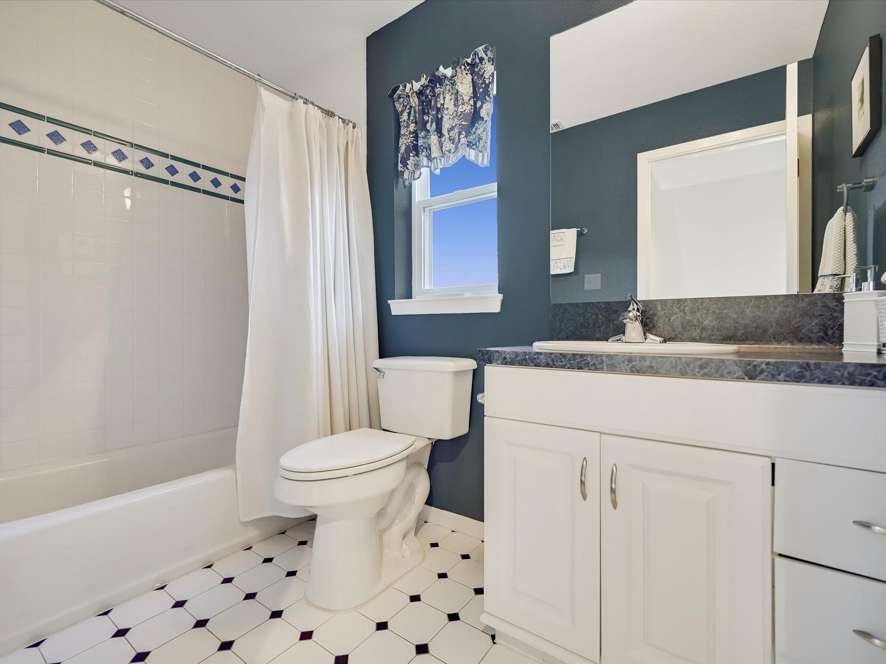 312 Paleface Point Dr, Spicewood, TX 78669